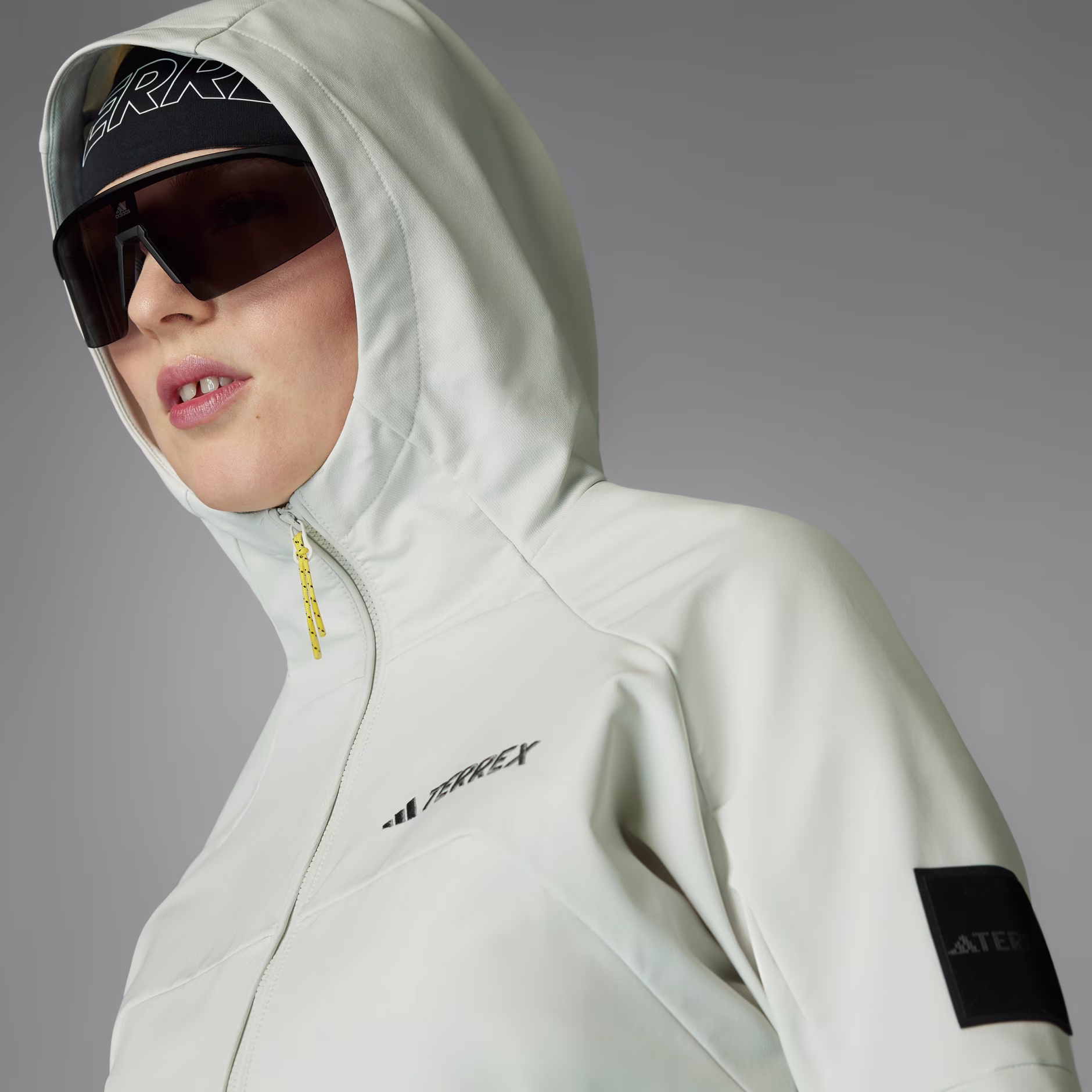 Adidas ქალის  ქურთუკი NG W DWR JKT