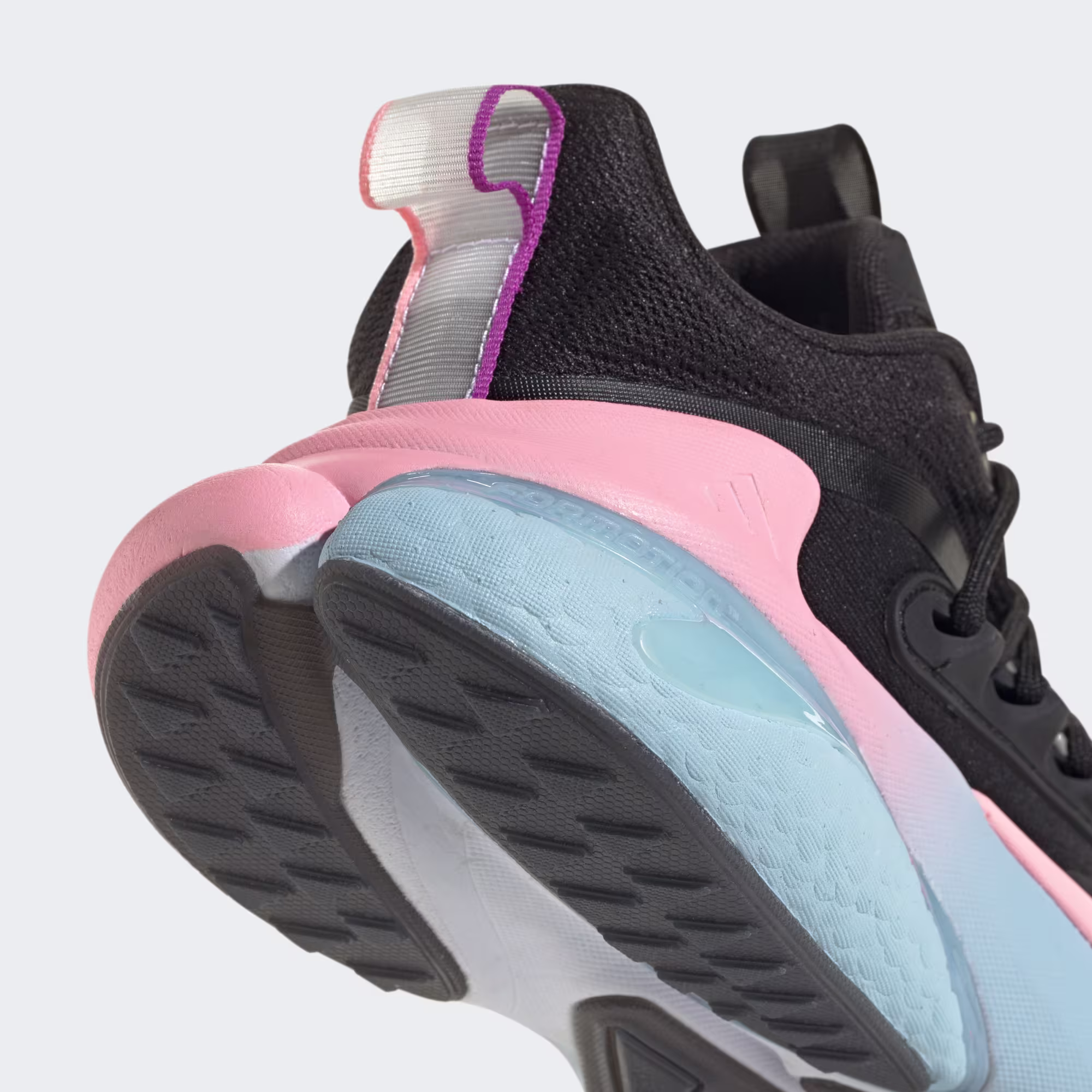 Adidas ქალის სპორტული ფეხსაცმელი AlphaBoost V2