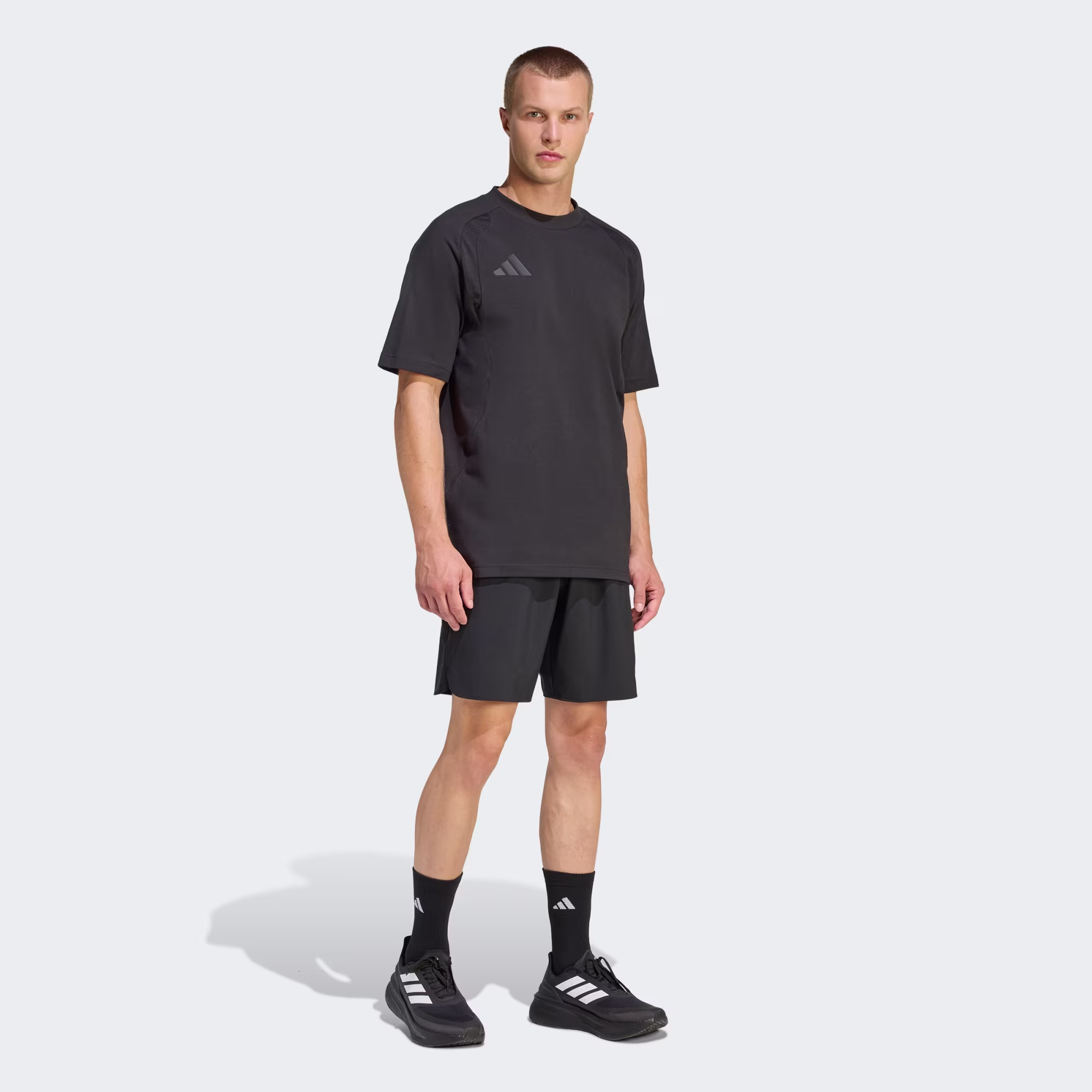 Adidas მამაკაცის მაისური TT TEE