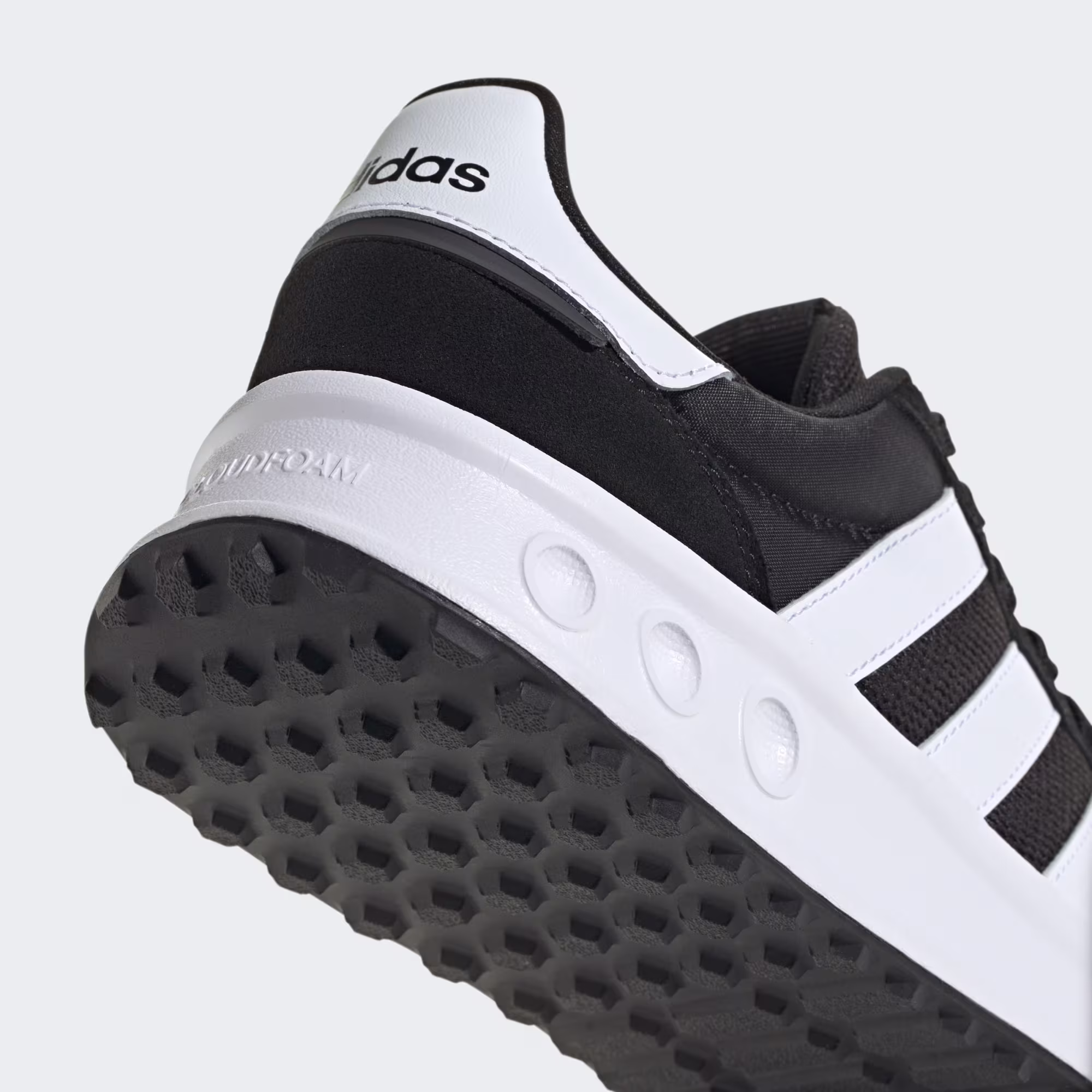 Adidas მამაკაცის სპორტული ფეხსაცმელი RUN 84