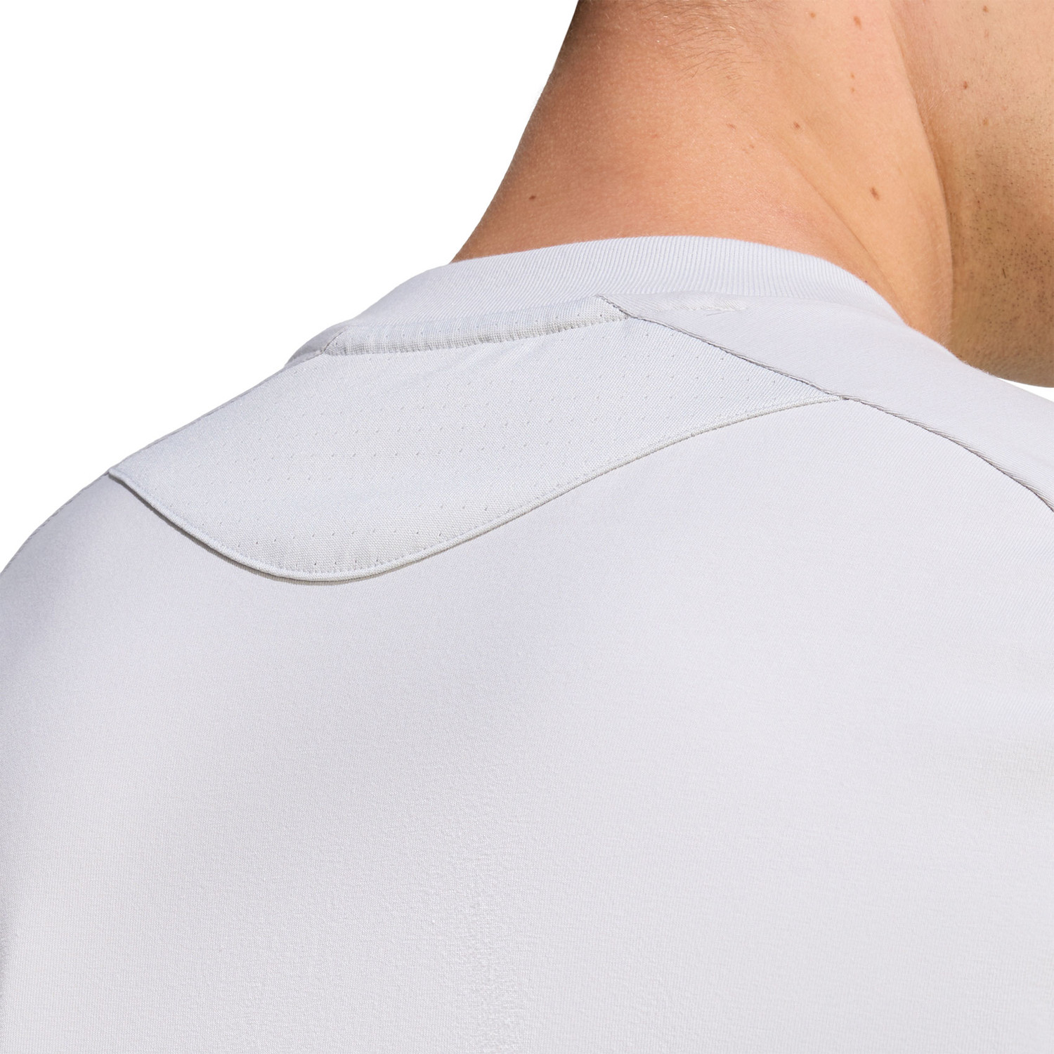 Adidas მამაკაცის მაისური TT TEE