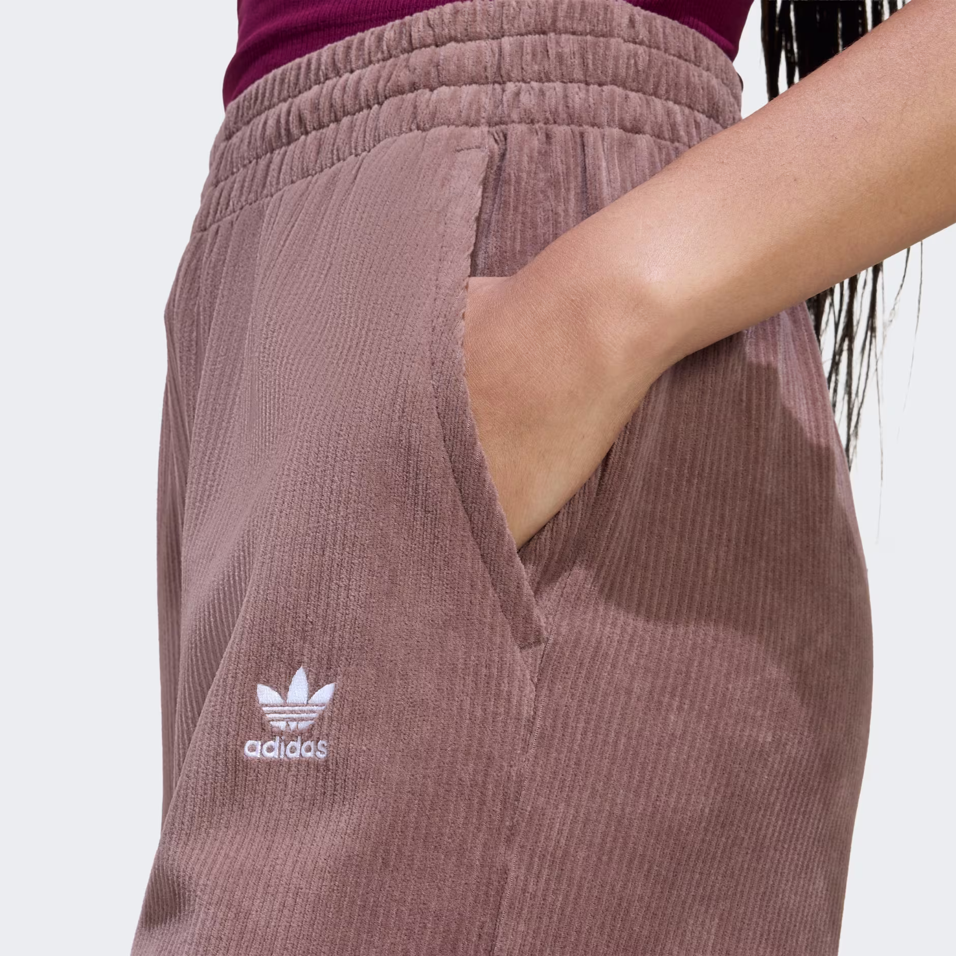 Adidas ქალის შარვალი ESS TP