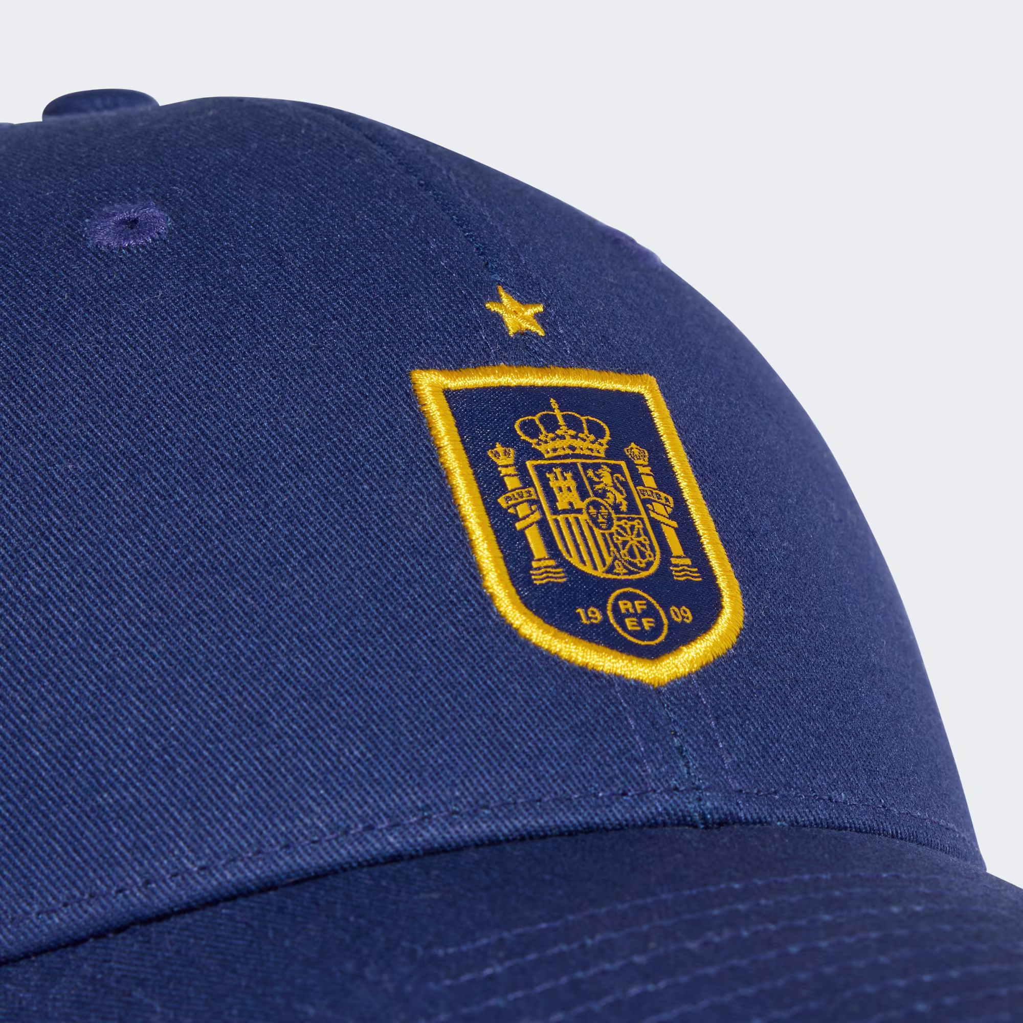 Adidas ქუდი RFEF CAP