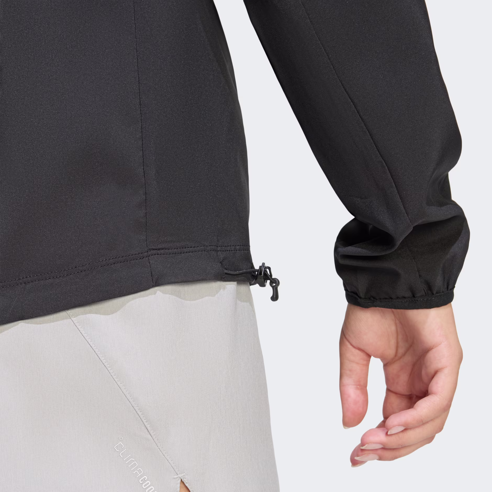 Adidas ქალის  ქურთუკი Run Ess JKT W