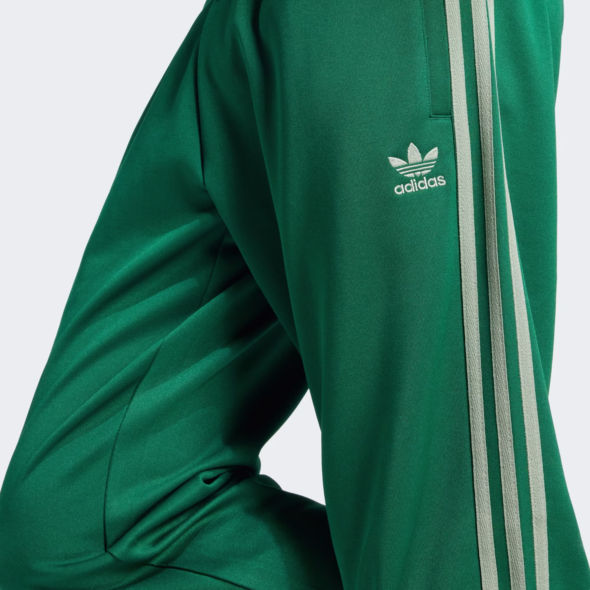 Adidas მამაკაცის შარვალი SST TP