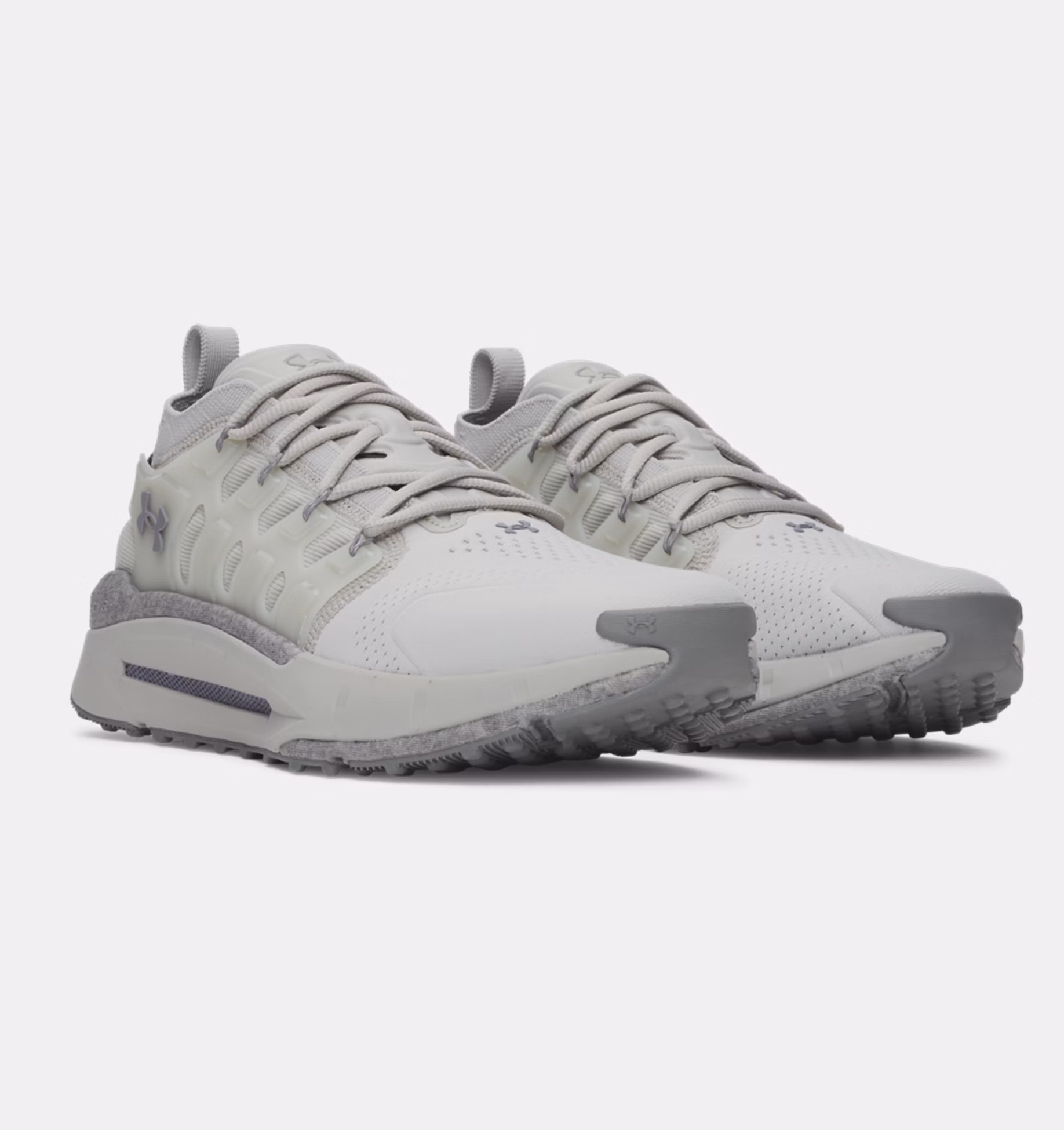 Under Armour მამაკაცის სპორტული ფეხსაცმელი