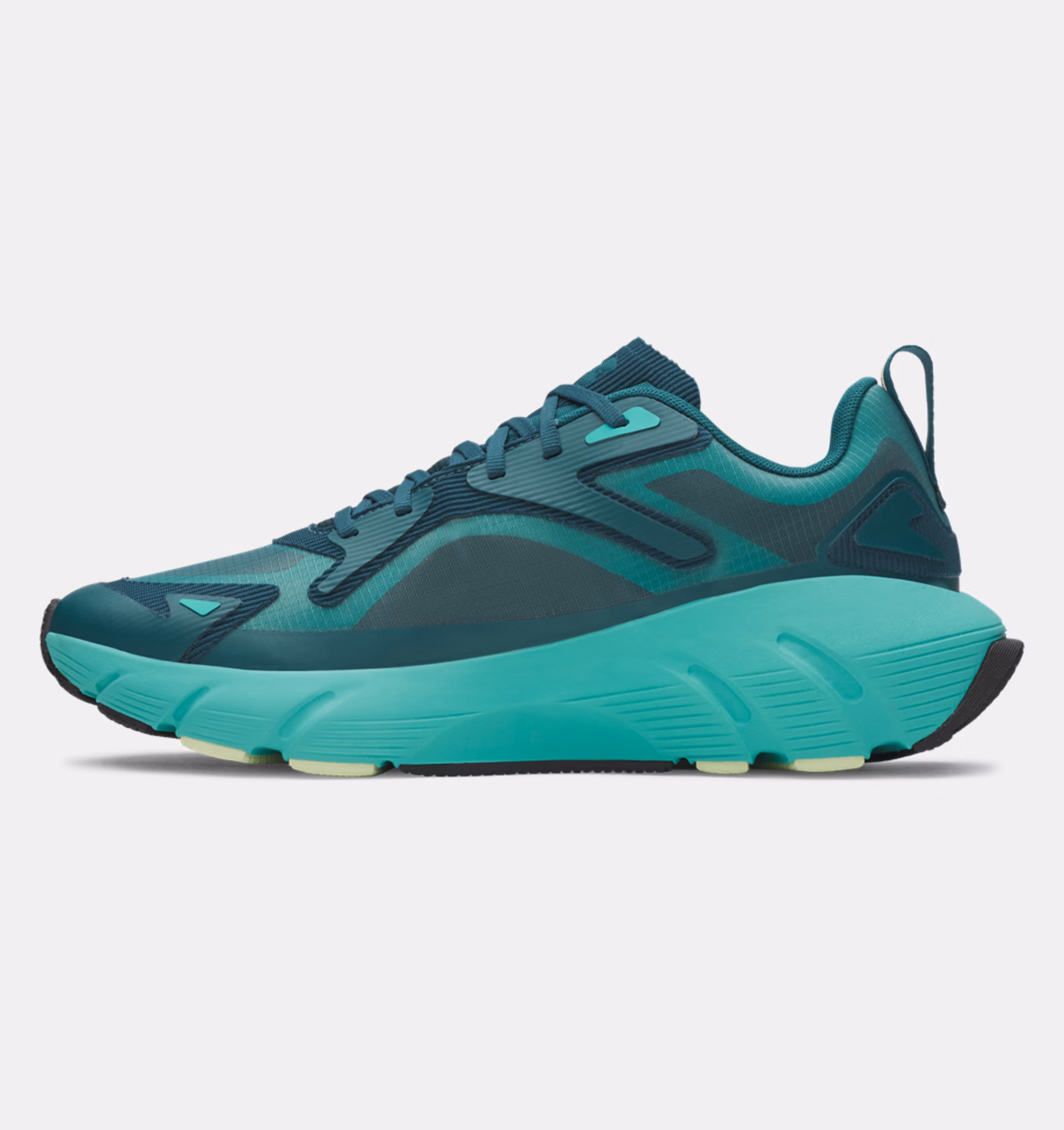 Under Armour მამაკაცის სპორტული ფეხსაცმელი