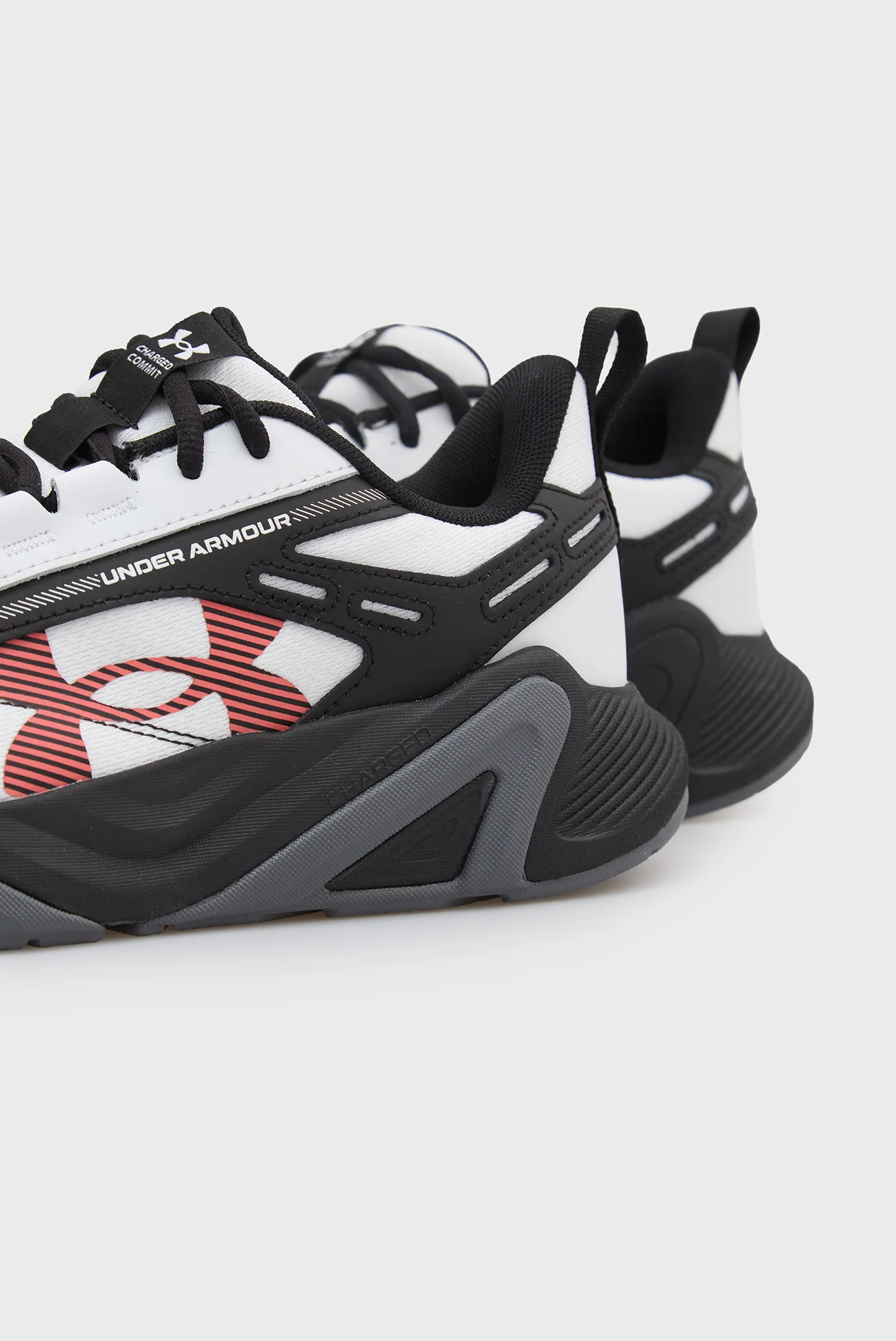 Under Armour მამაკაცის სპორტული ფეხსაცმელი