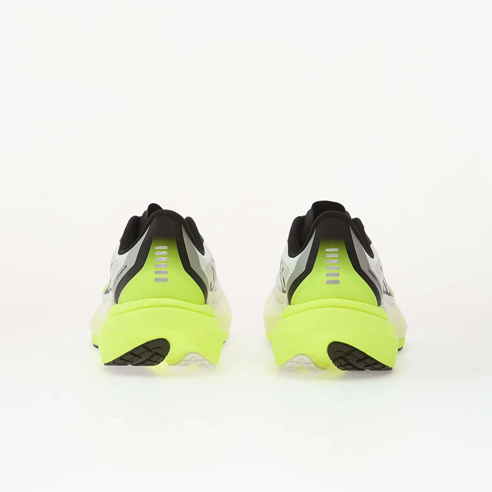 Under Armour მამაკაცის სპორტული ფეხსაცმელი