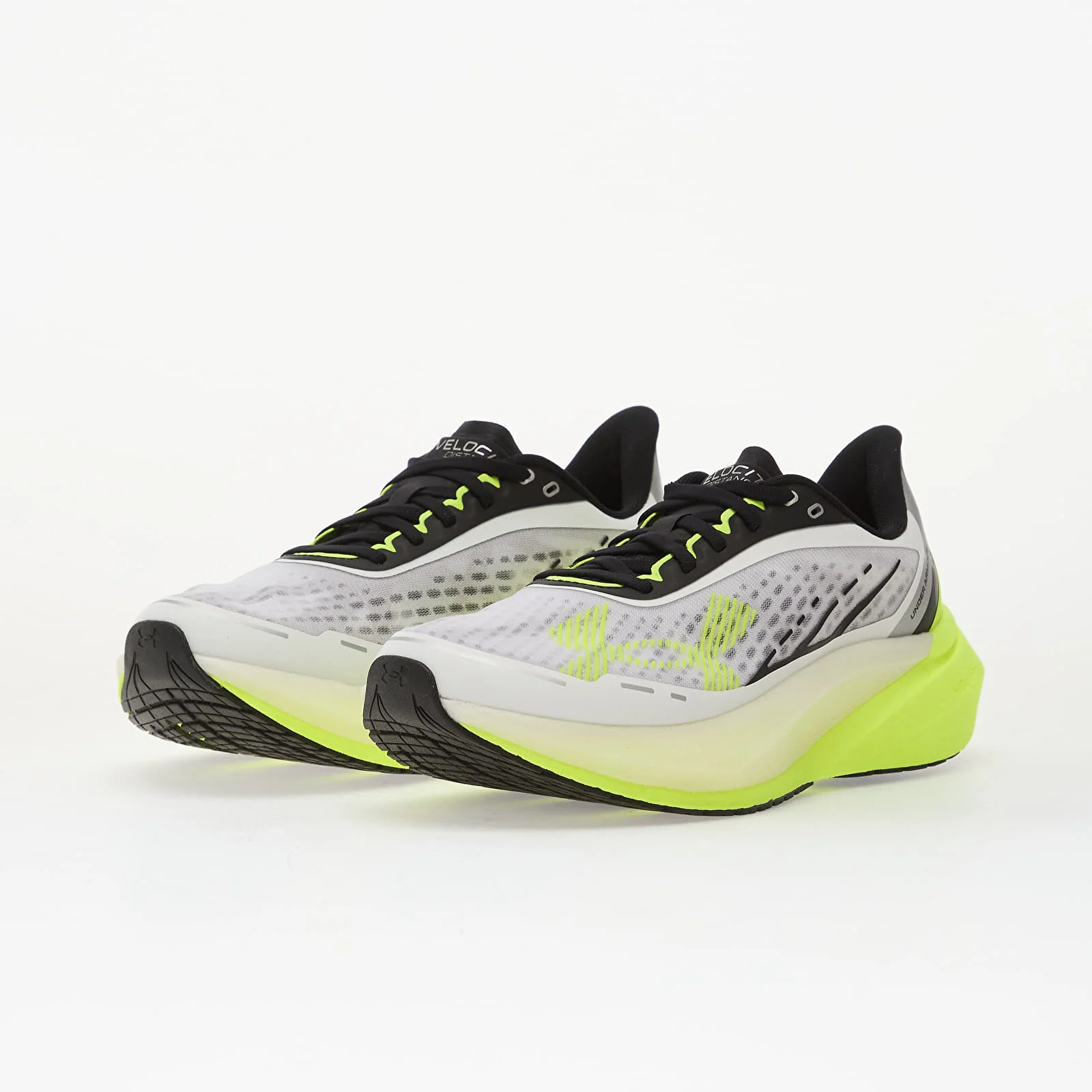 Under Armour მამაკაცის სპორტული ფეხსაცმელი