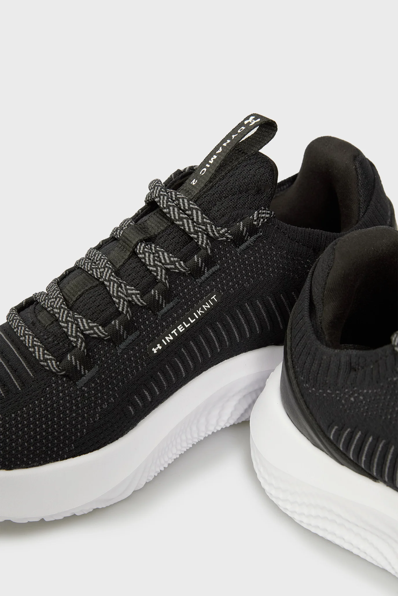 Under Armour მამაკაცის სპორტული ფეხსაცმელი