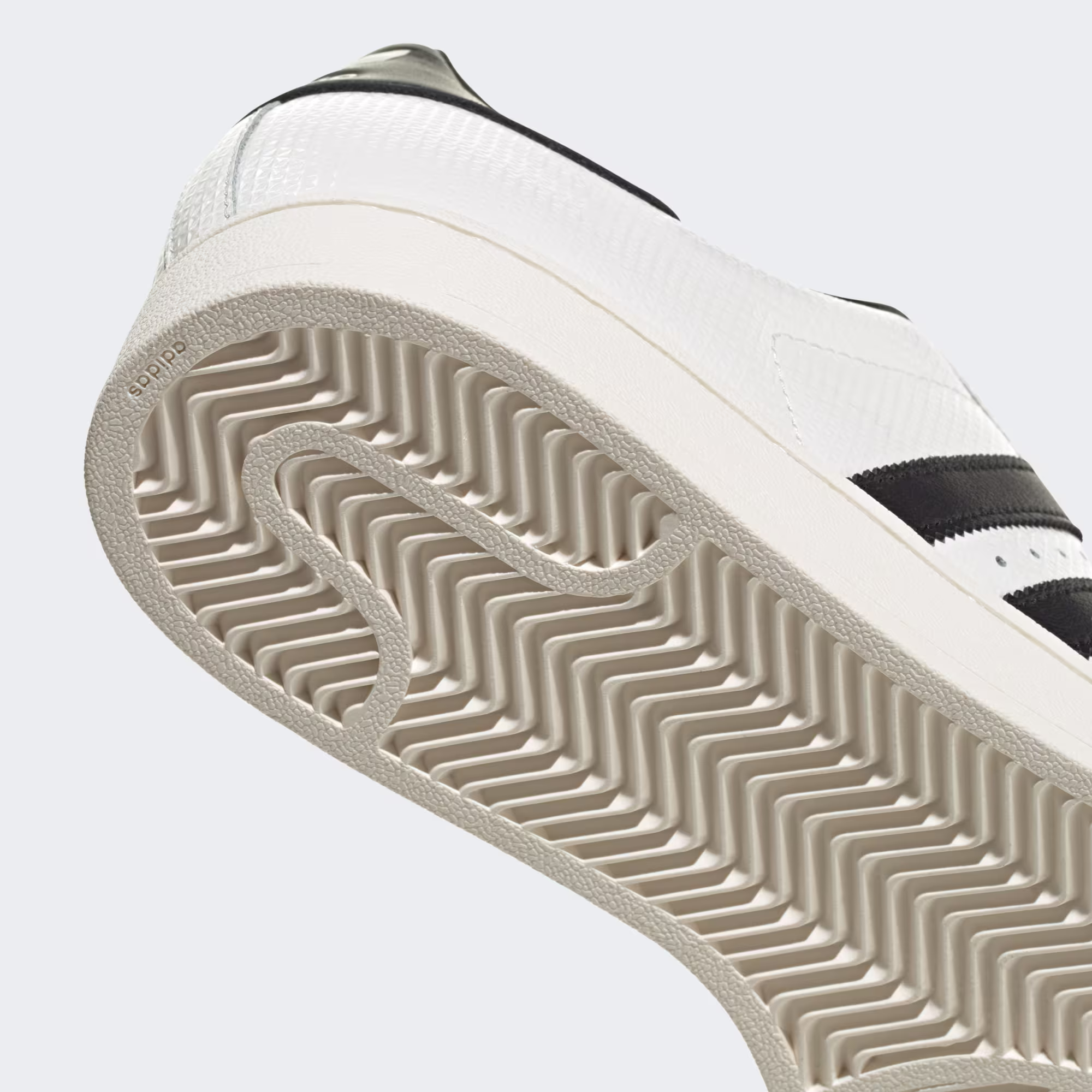 Adidas მამაკაცის სპორტული ფეხსაცმელი