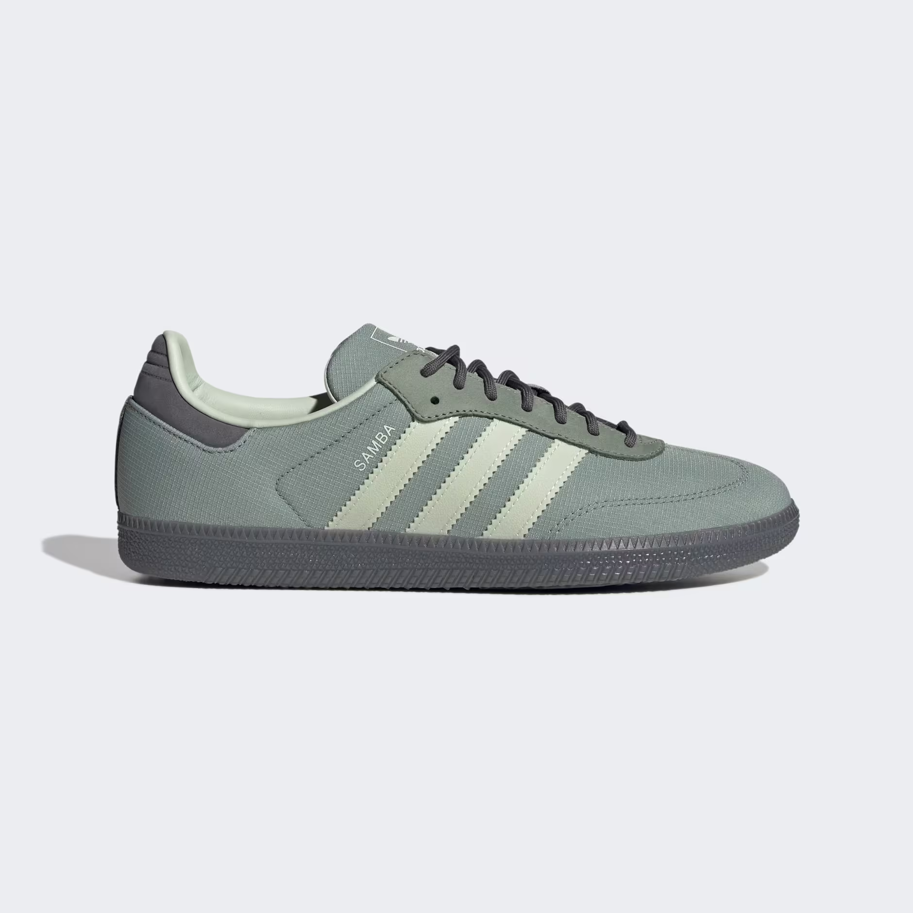 Adidas მამაკაცის სპორტული ფეხსაცმელი
