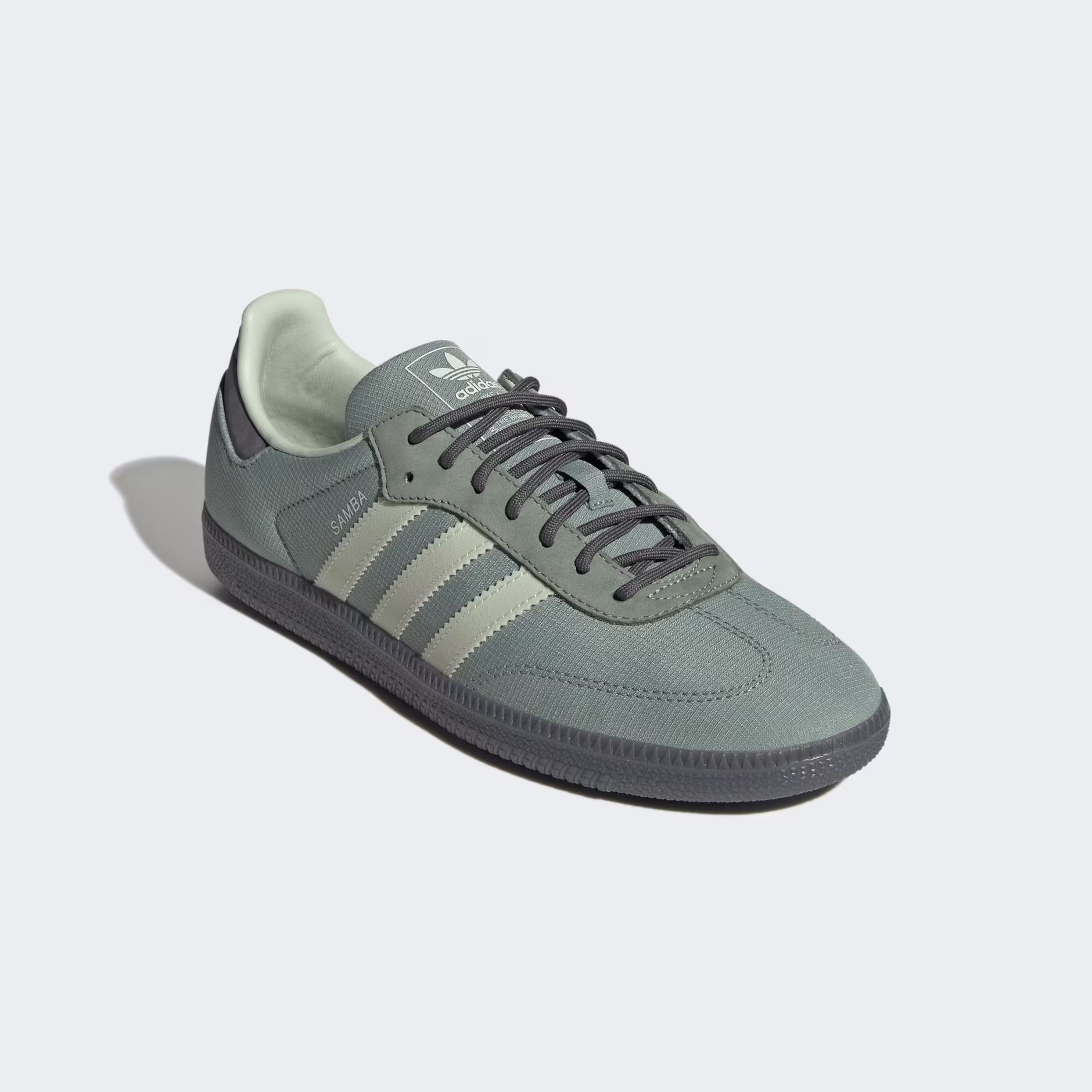 Adidas მამაკაცის სპორტული ფეხსაცმელი