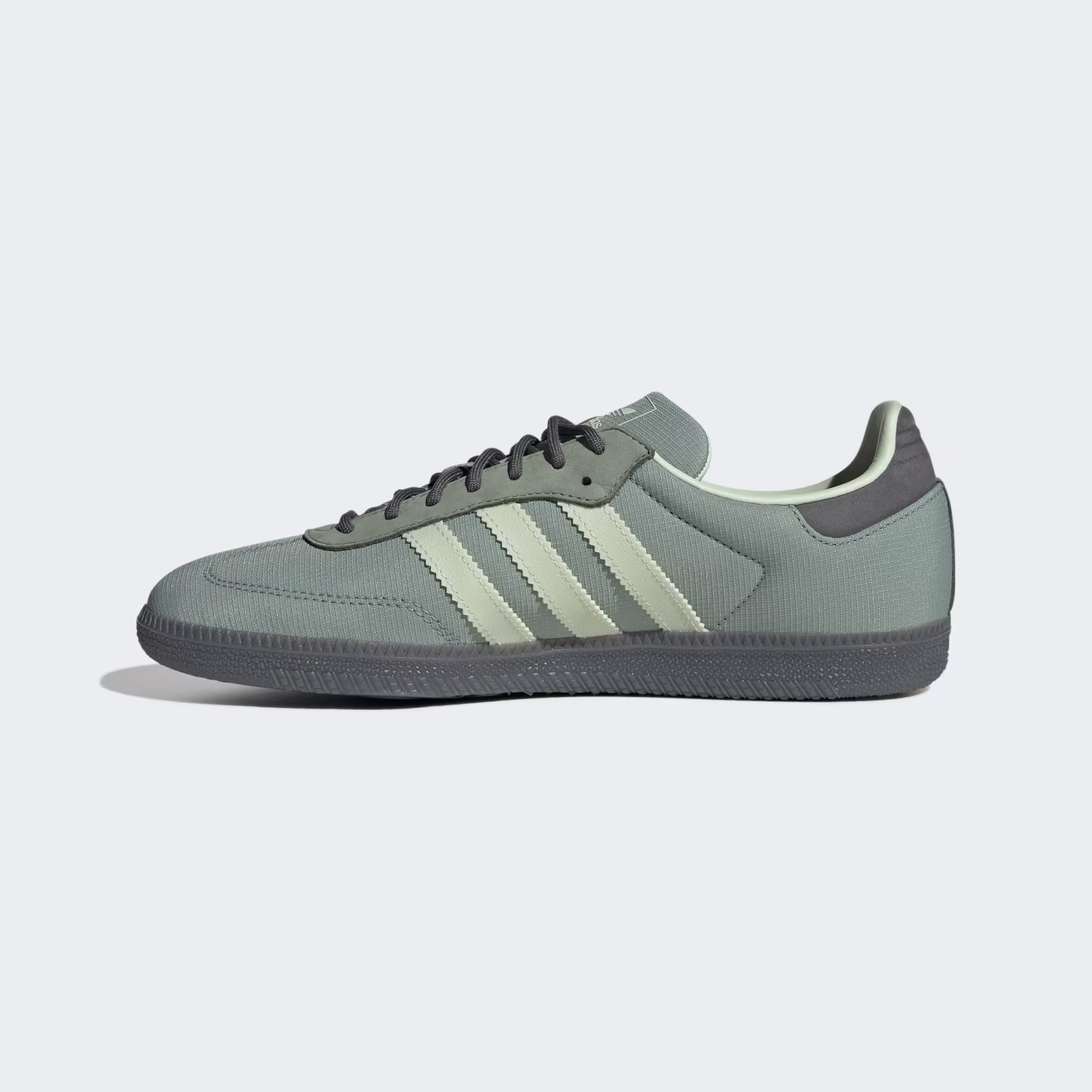 Adidas მამაკაცის სპორტული ფეხსაცმელი