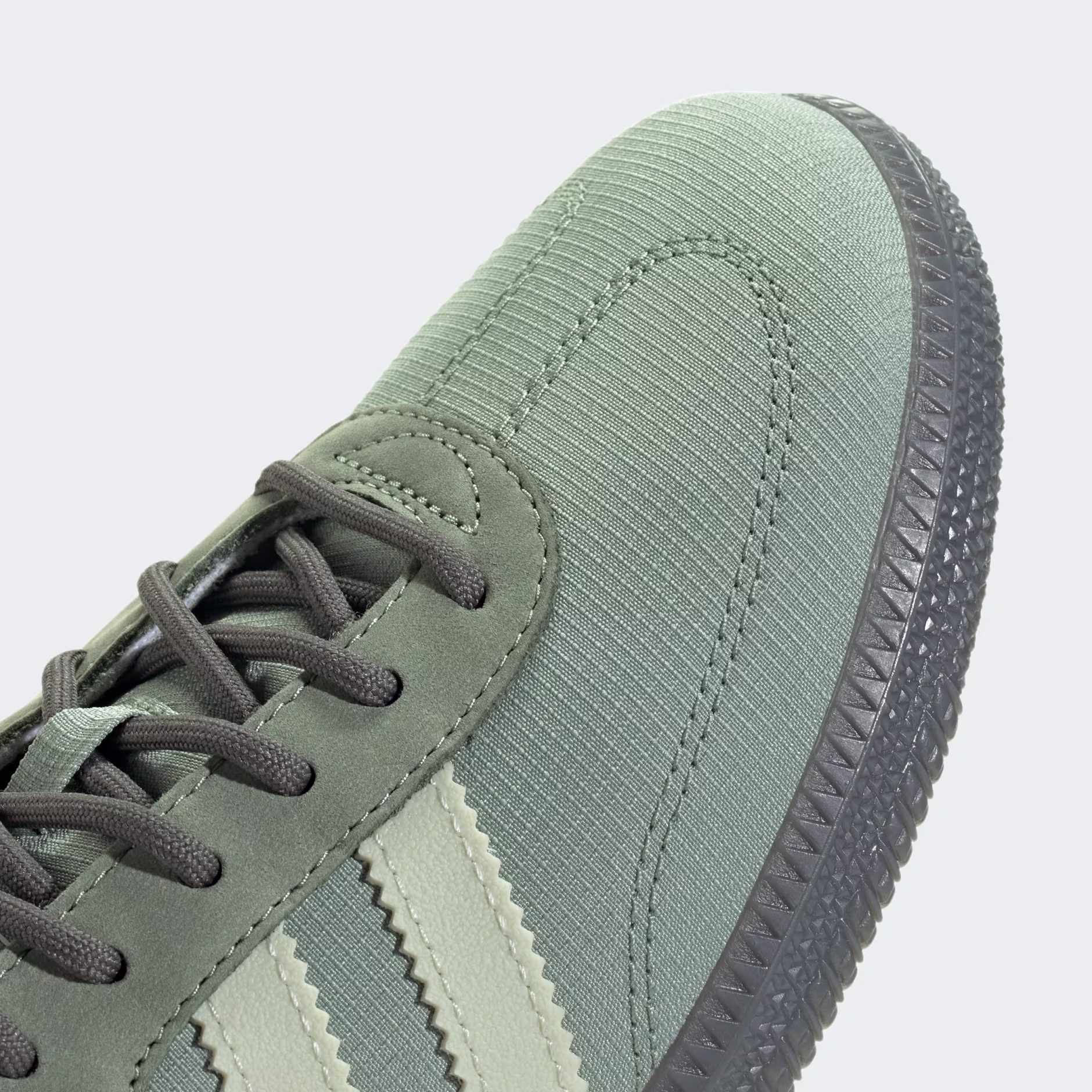 Adidas მამაკაცის სპორტული ფეხსაცმელი