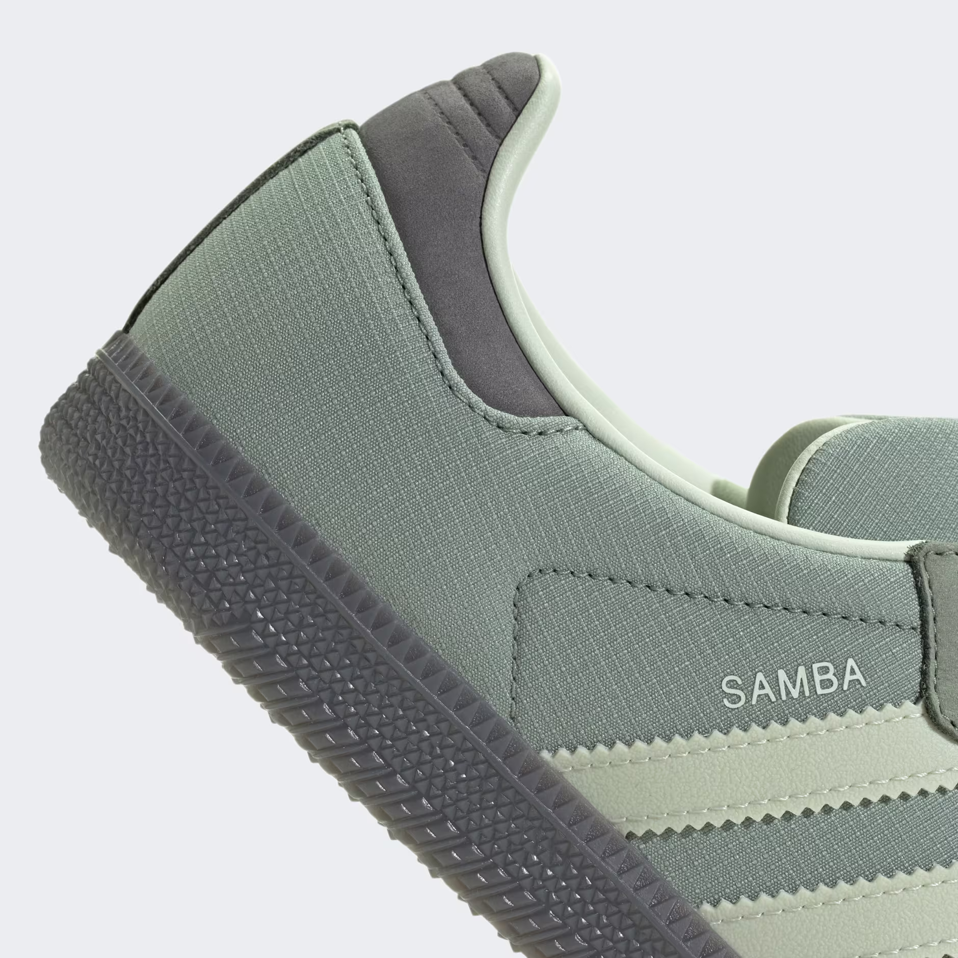 Adidas მამაკაცის სპორტული ფეხსაცმელი