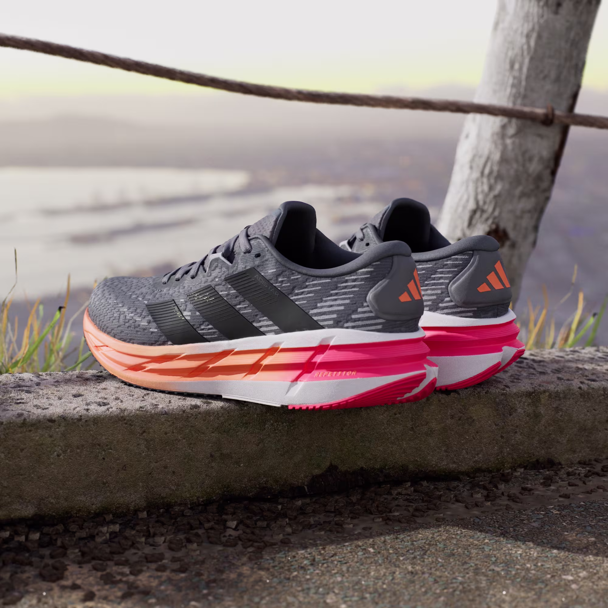 Adidas მამაკაცის სპორტული ფეხსაცმელი