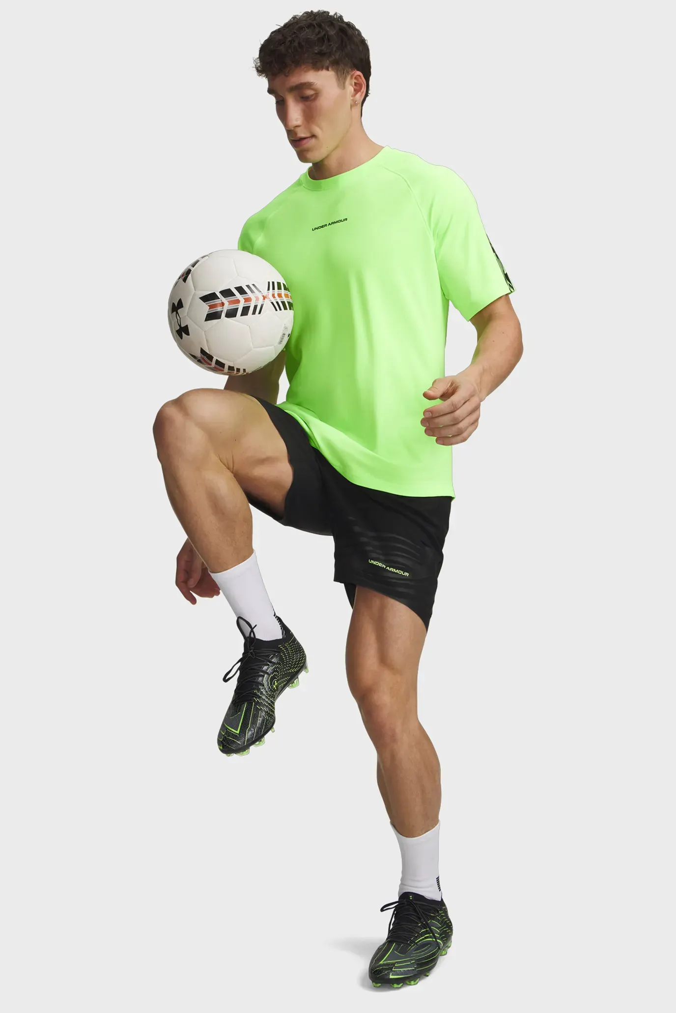 Under Armour მამაკაცის შორტი