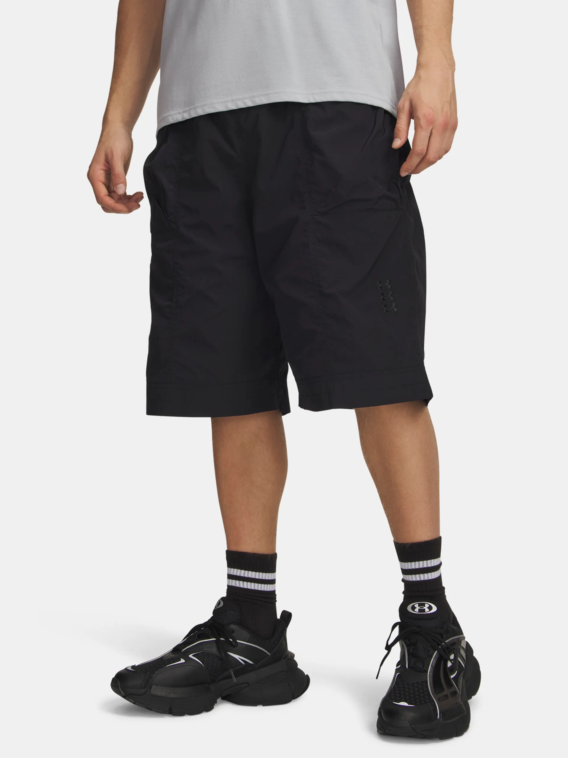 Under Armour მამაკაცის შორტი