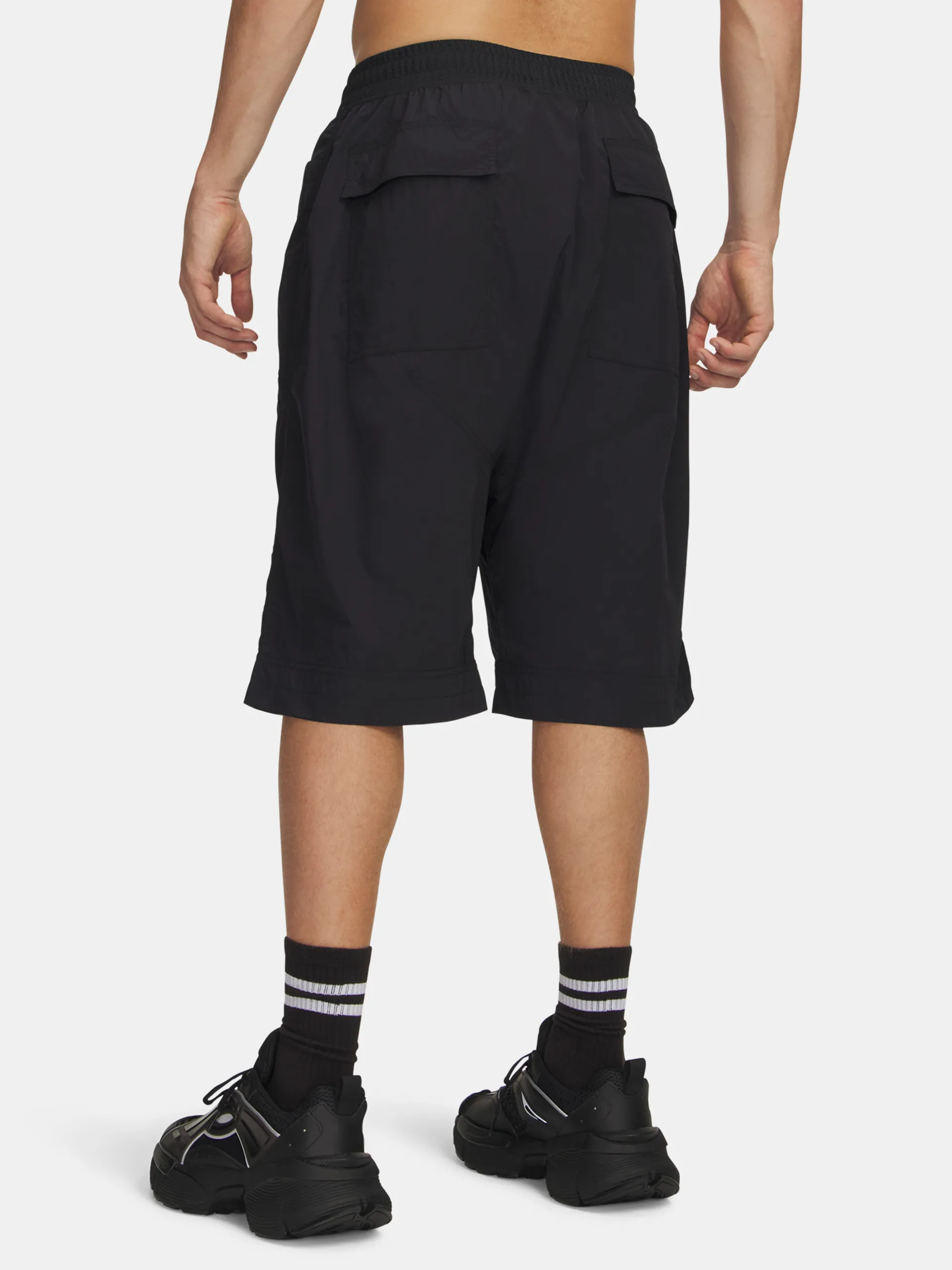 Under Armour მამაკაცის შორტი