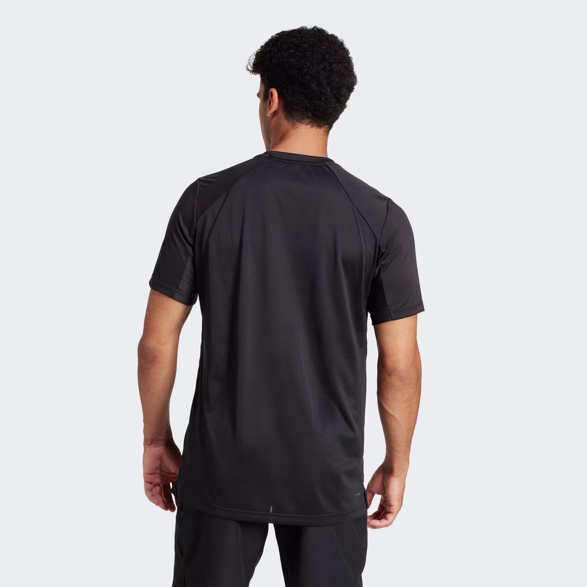 Adidas მამაკაცის მაისური