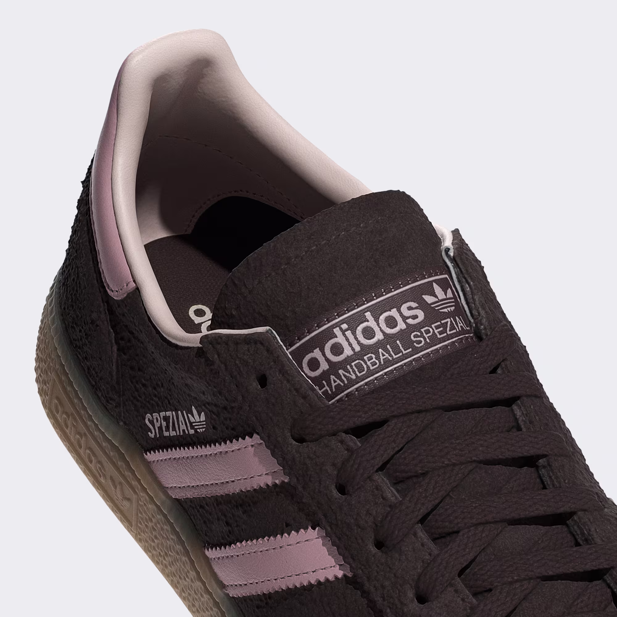Adidas ქალის სპორტული ფეხსაცმელი