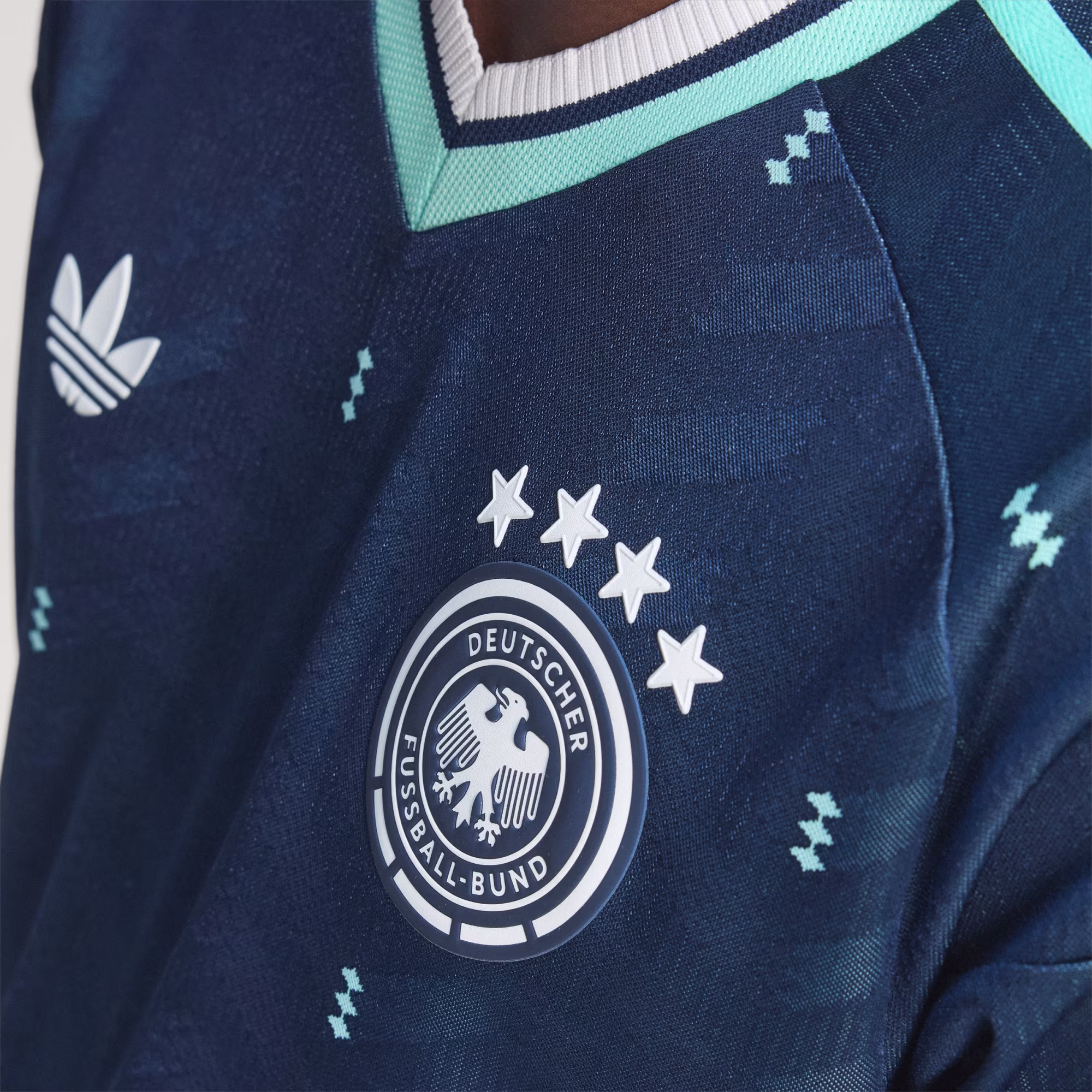 Adidas მამაკაცის მაისური