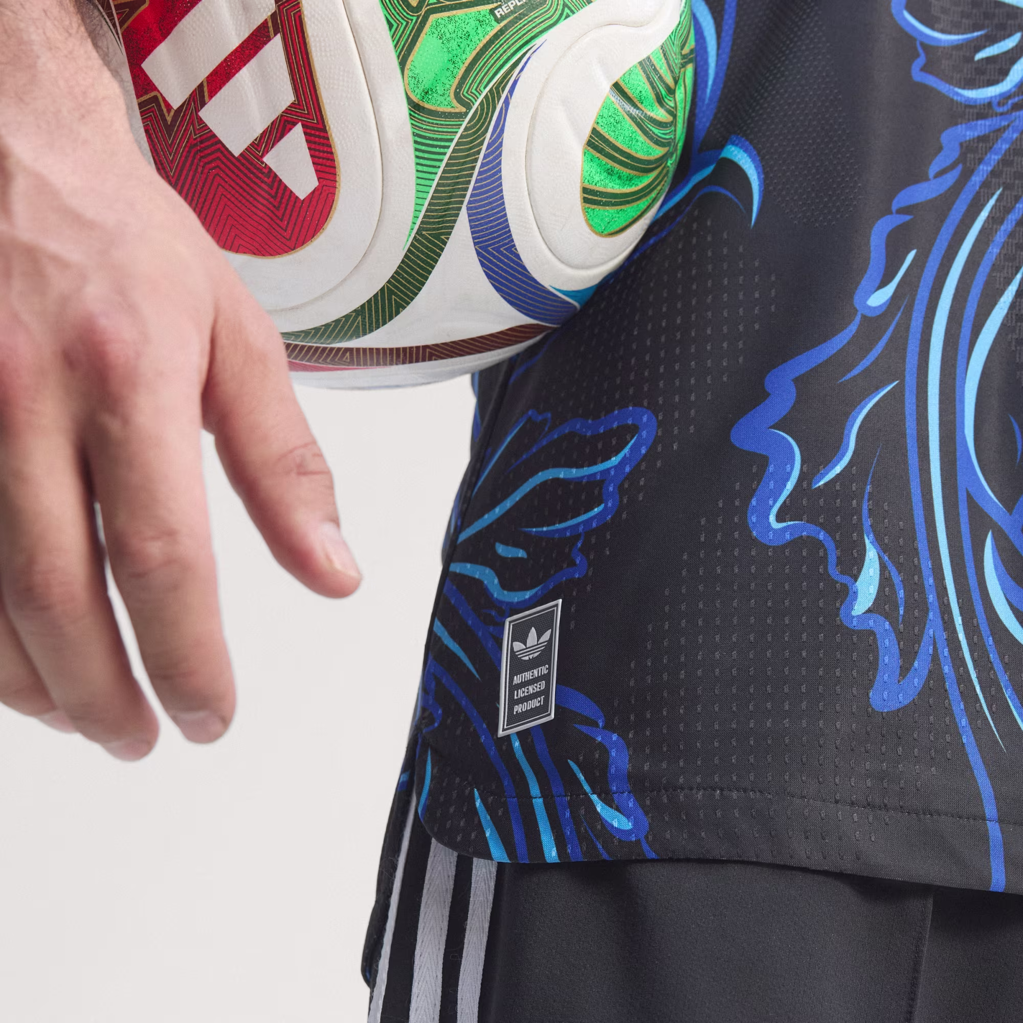 Adidas მამაკაცის მაისური