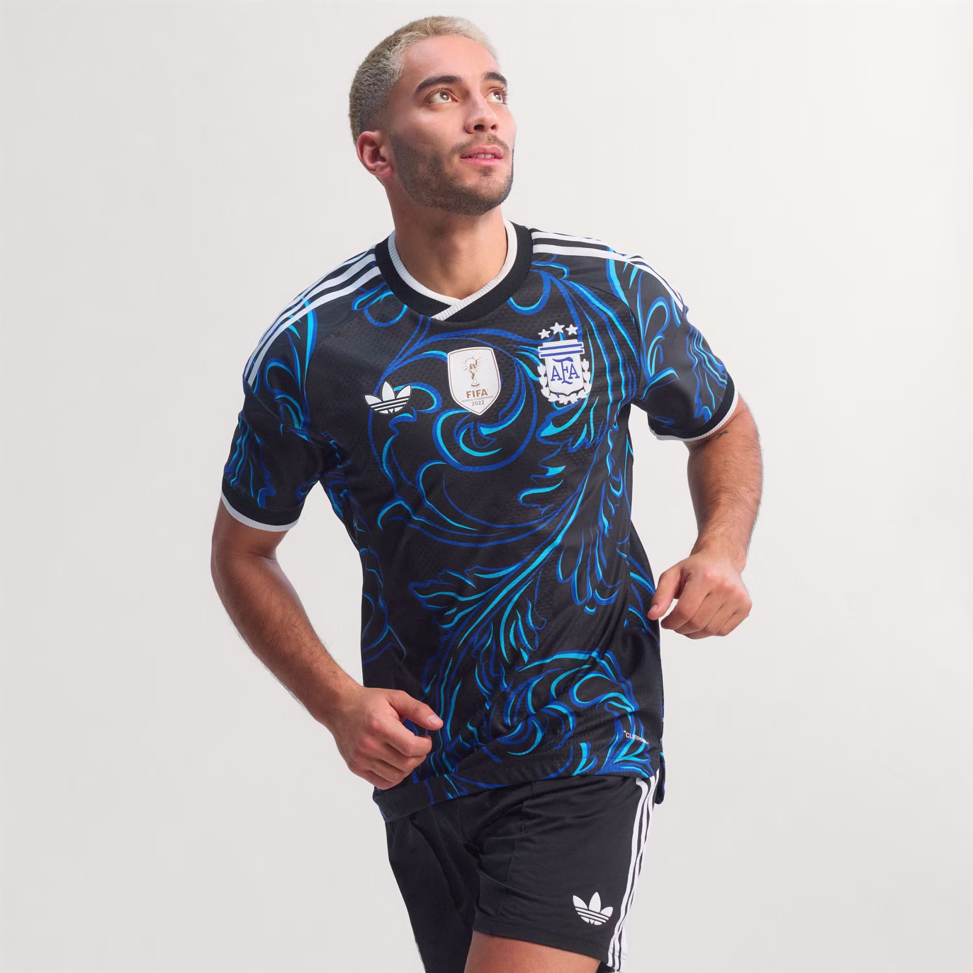 Adidas მამაკაცის მაისური