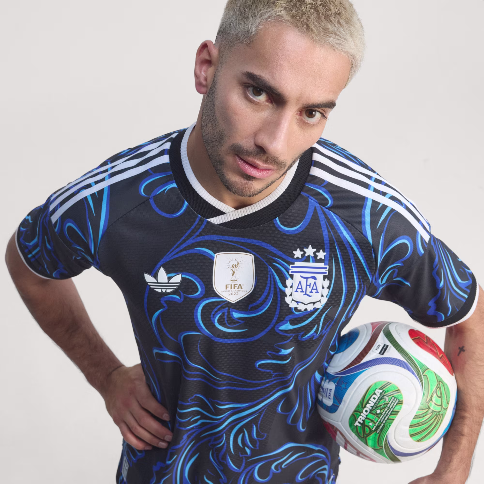 Adidas მამაკაცის მაისური