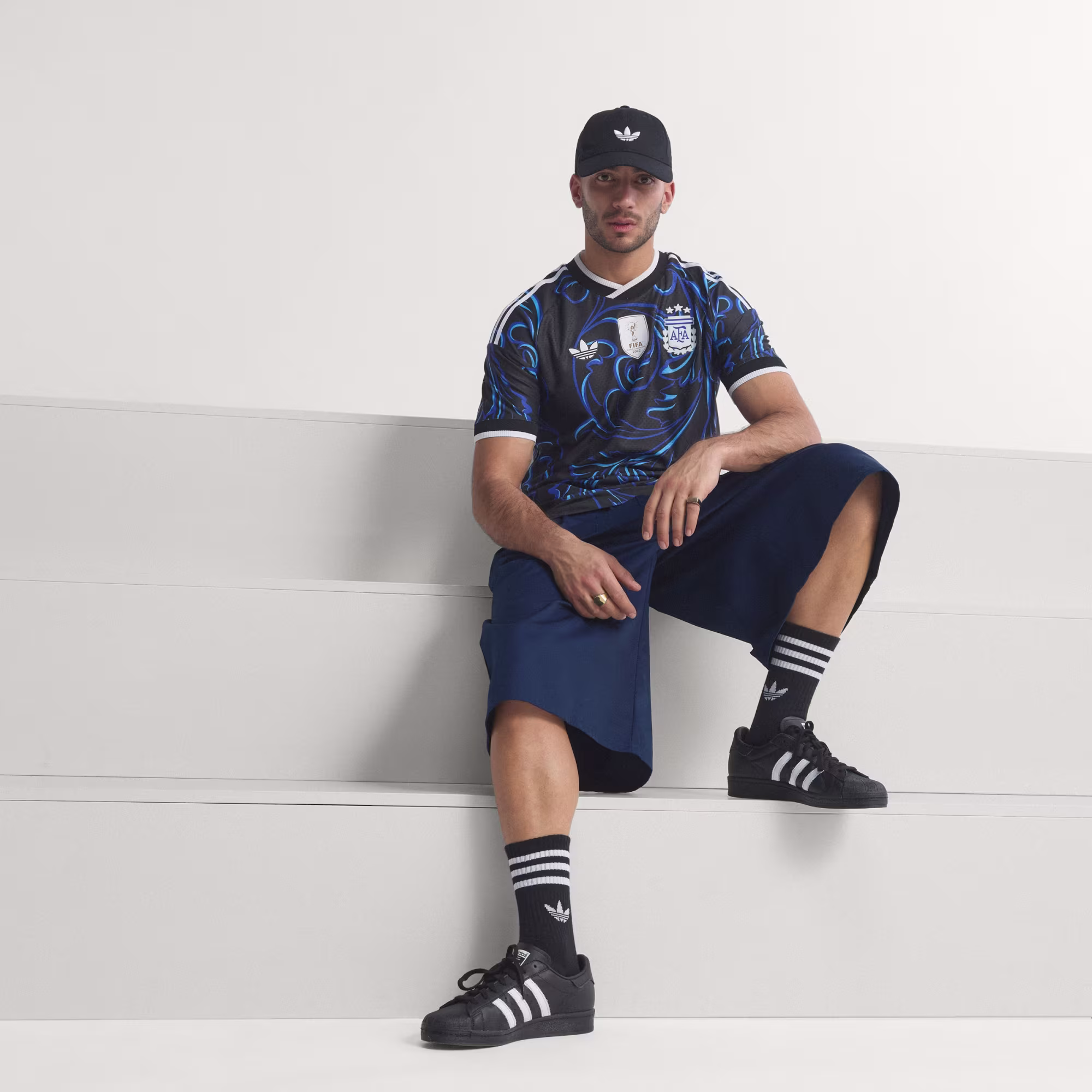 Adidas მამაკაცის მაისური