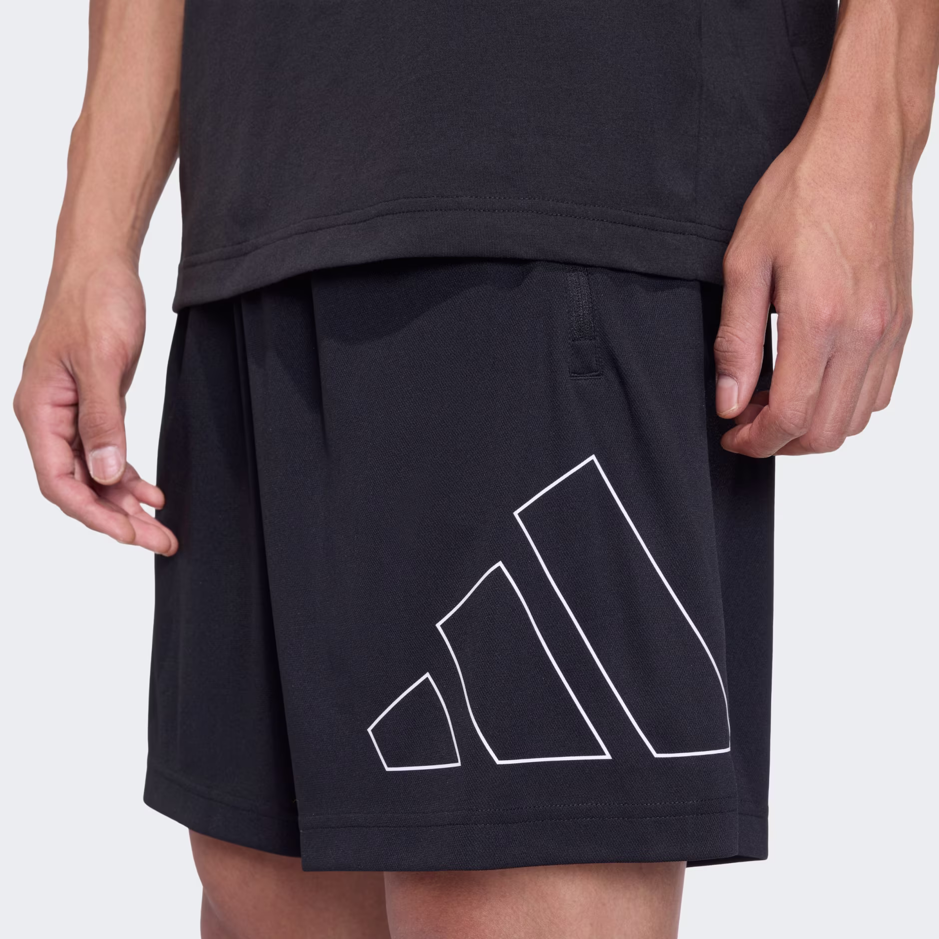 Adidas მამაკაცის შორტი