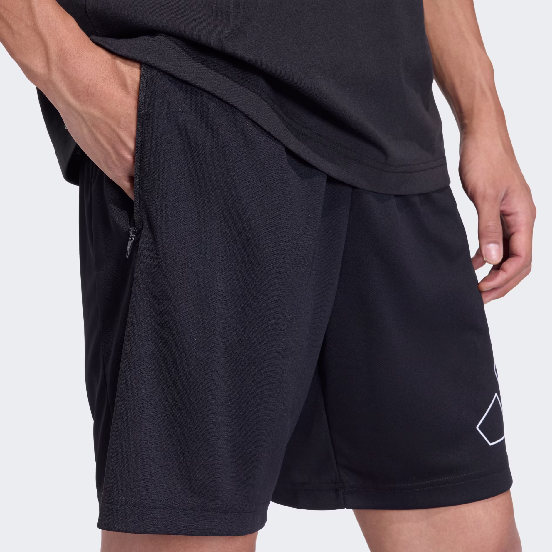 Adidas მამაკაცის შორტი