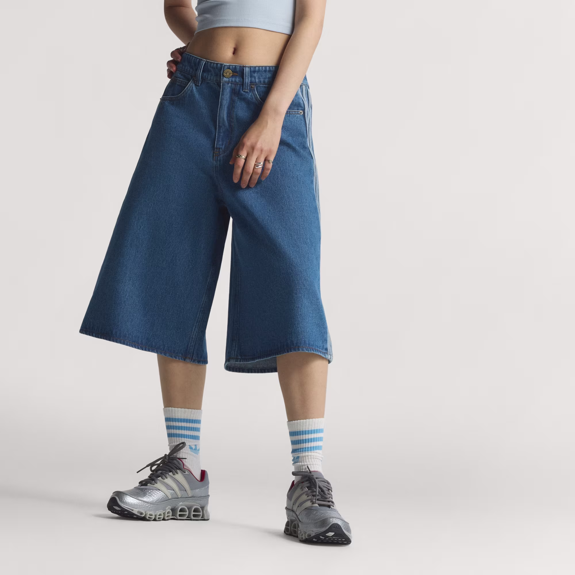 Adidas ქალის შორტი