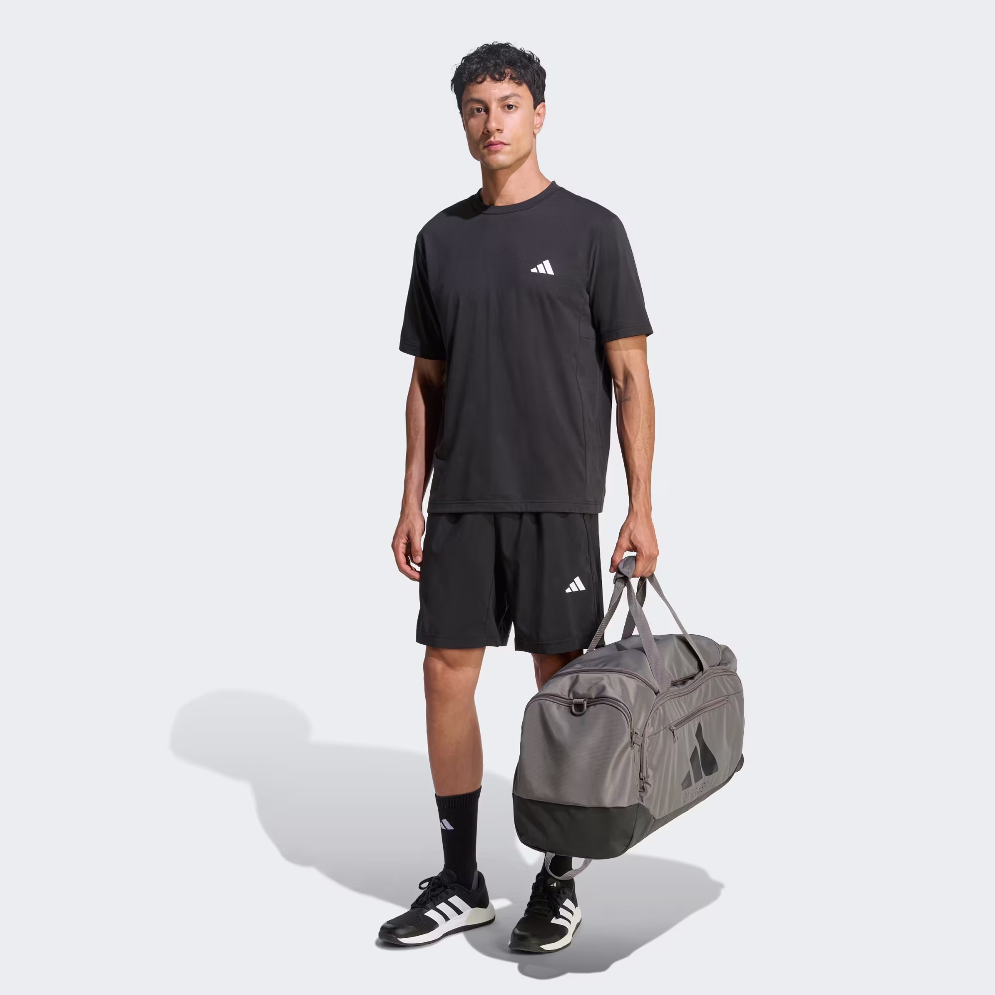 Adidas მამაკაცის შორტი