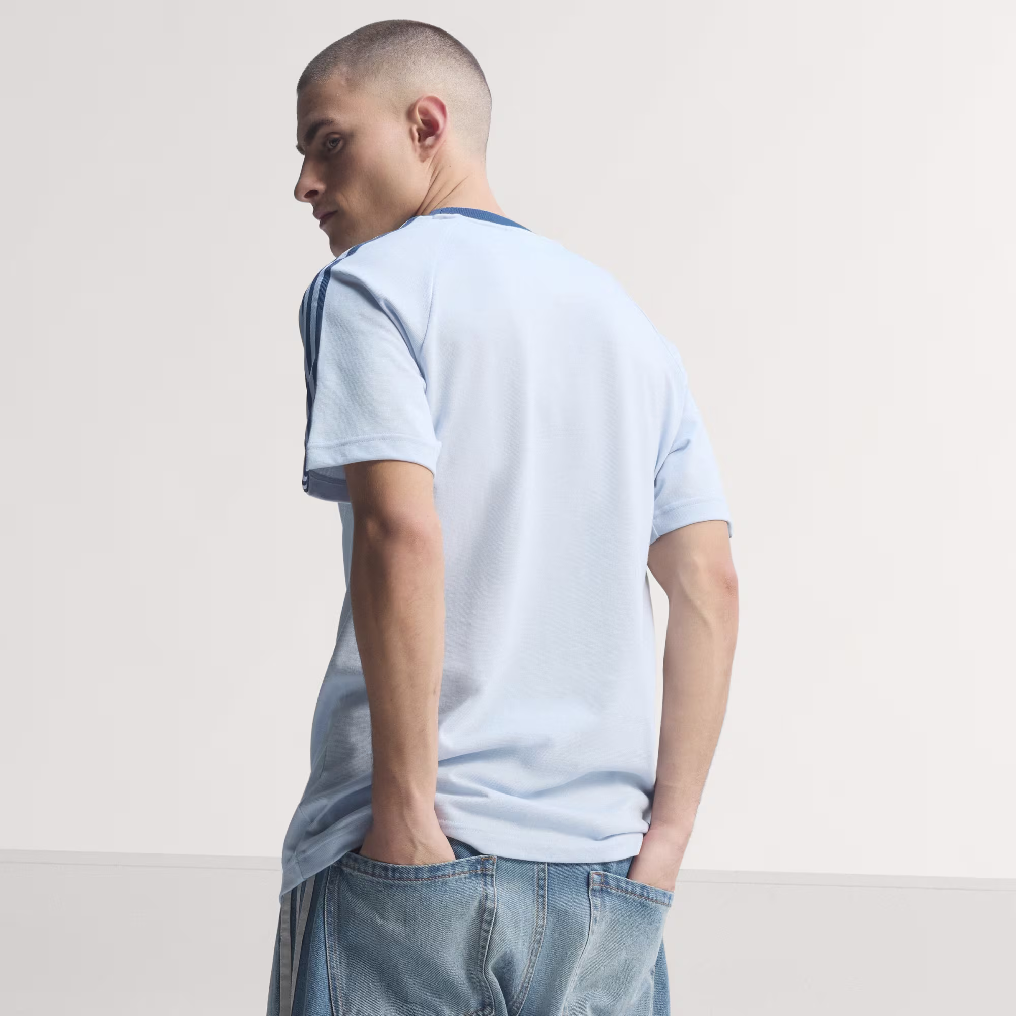 Adidas მამაკაცის მაისური
