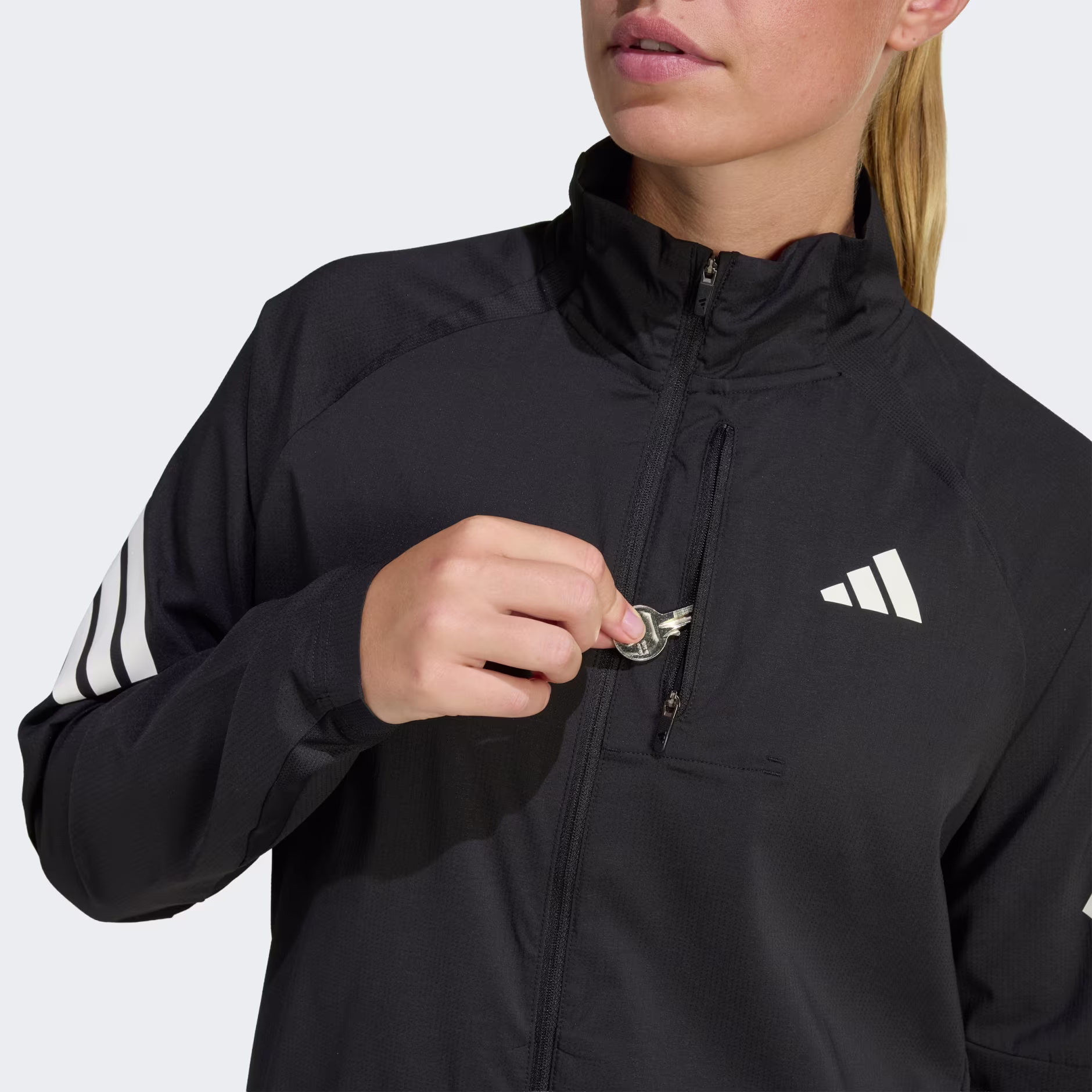 Adidas ქალის  ქურთუკი