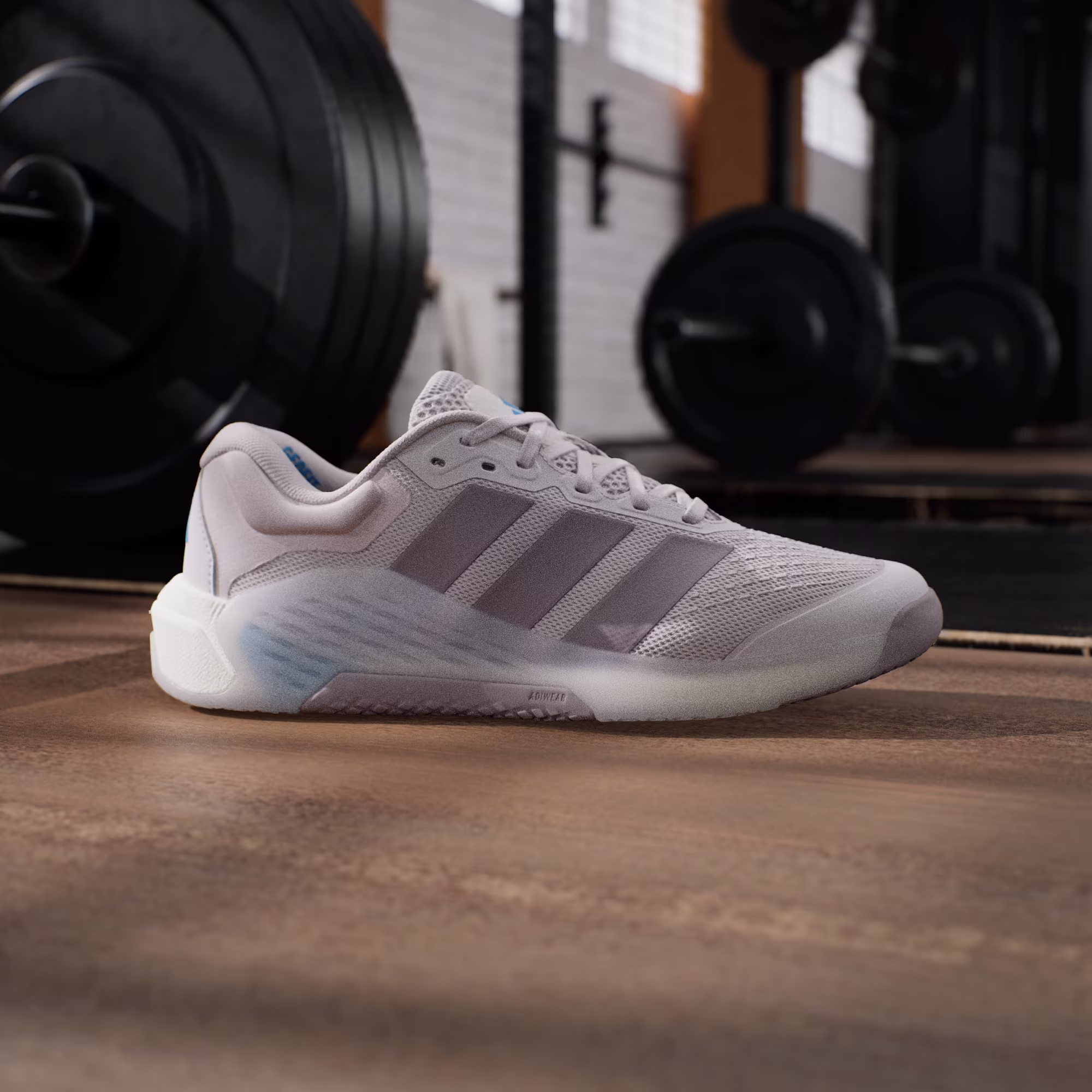 Adidas ქალის სპორტული ფეხსაცმელი