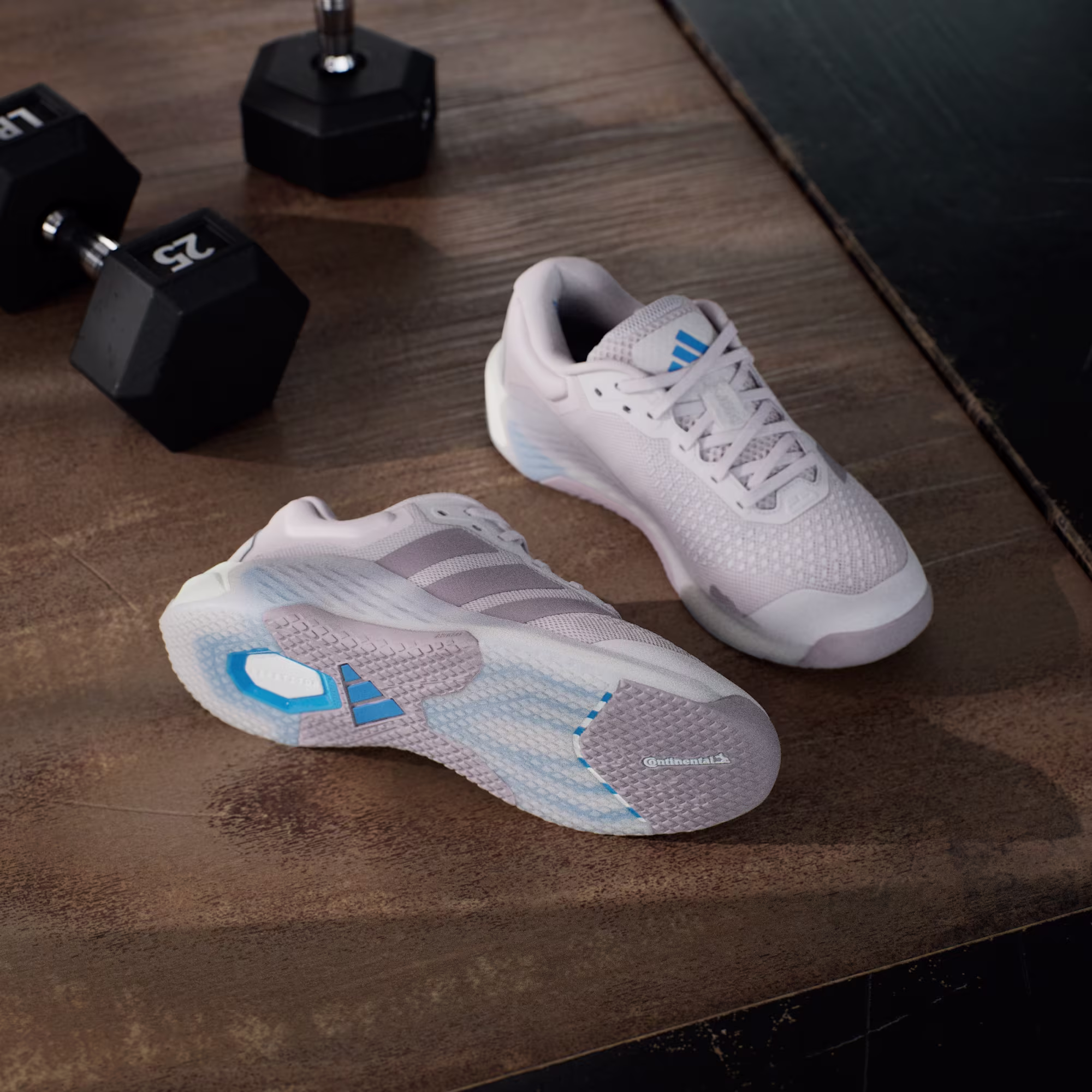 Adidas ქალის სპორტული ფეხსაცმელი