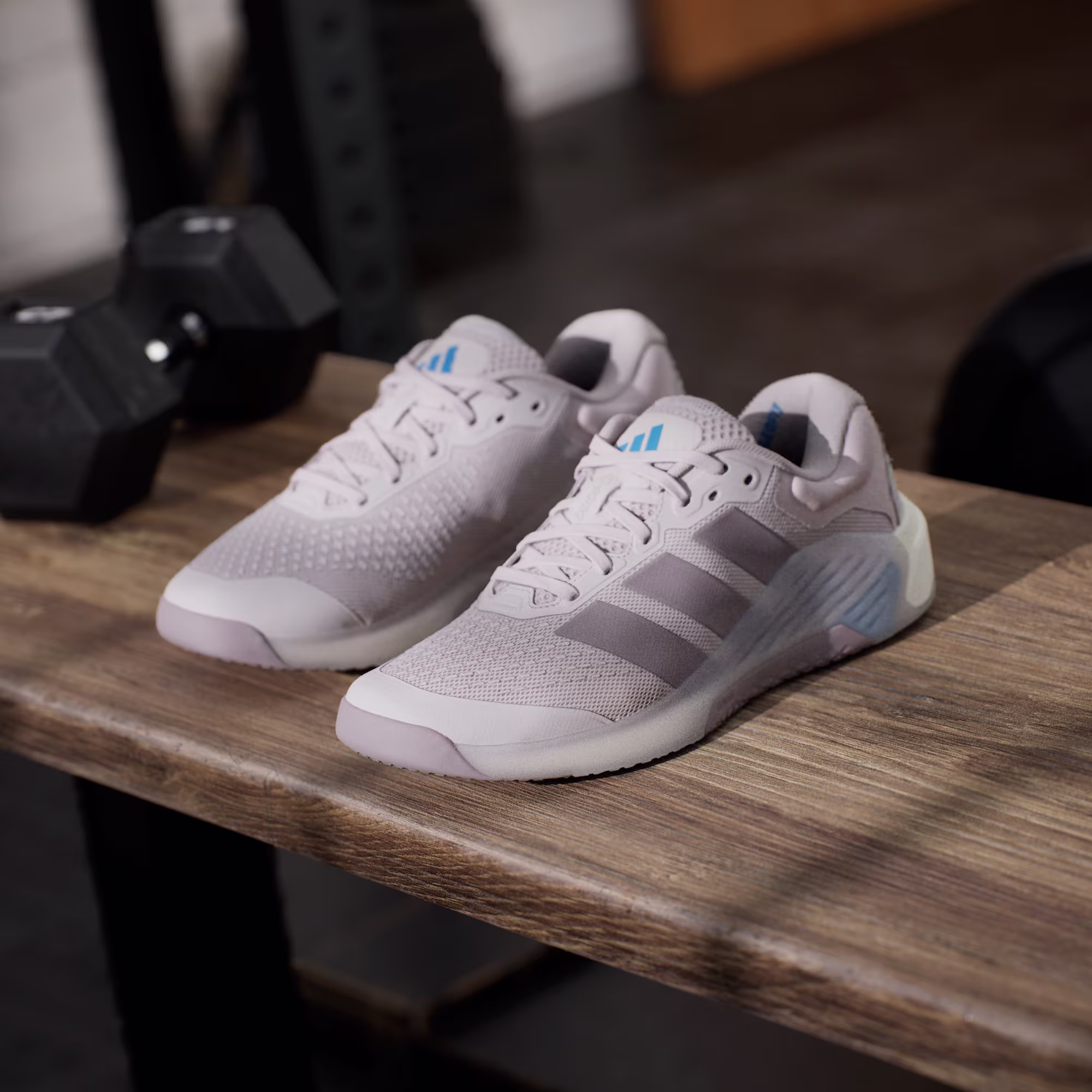 Adidas ქალის სპორტული ფეხსაცმელი