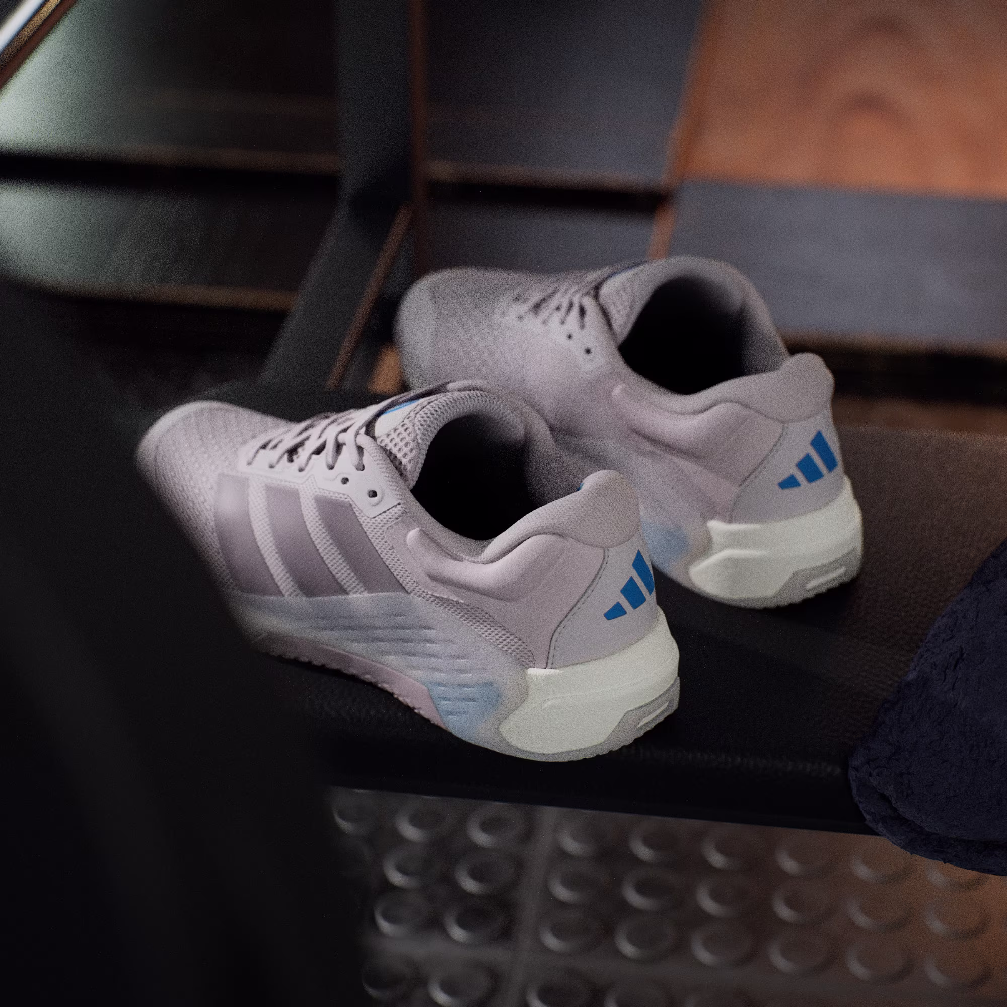 Adidas ქალის სპორტული ფეხსაცმელი