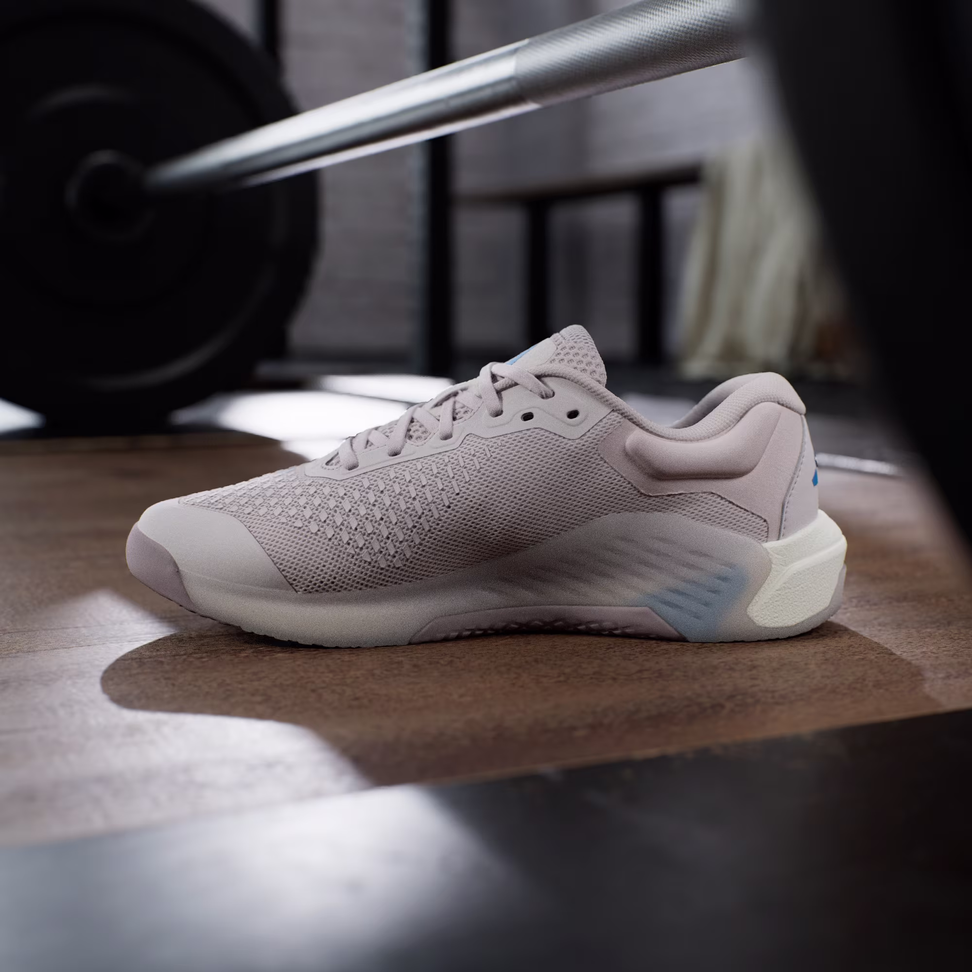 Adidas ქალის სპორტული ფეხსაცმელი