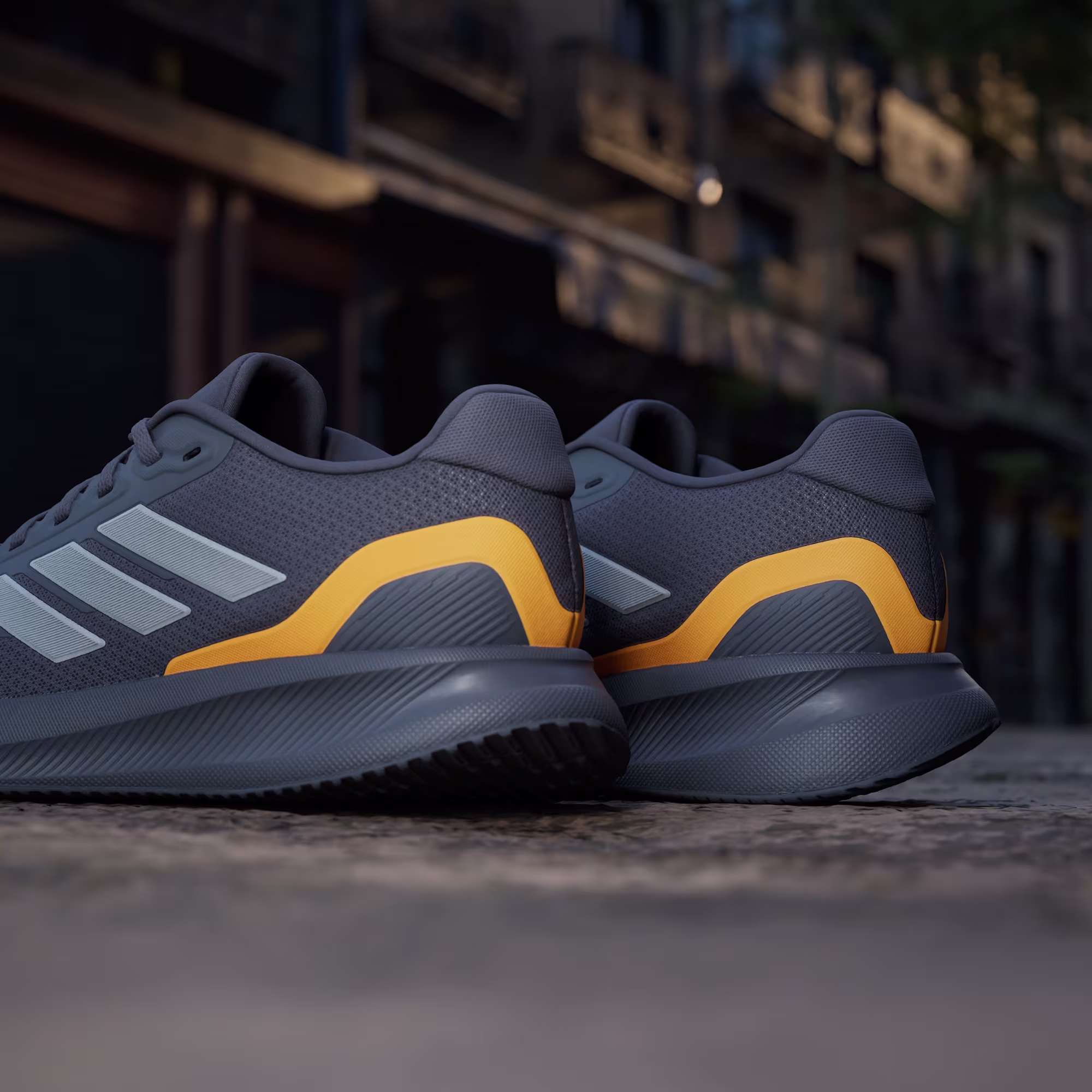 Adidas მამაკაცის სპორტული ფეხსაცმელი