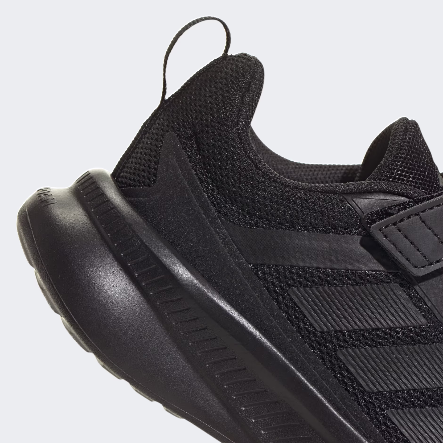 Adidas ბავშვის სპორტული ფეხსაცმელი