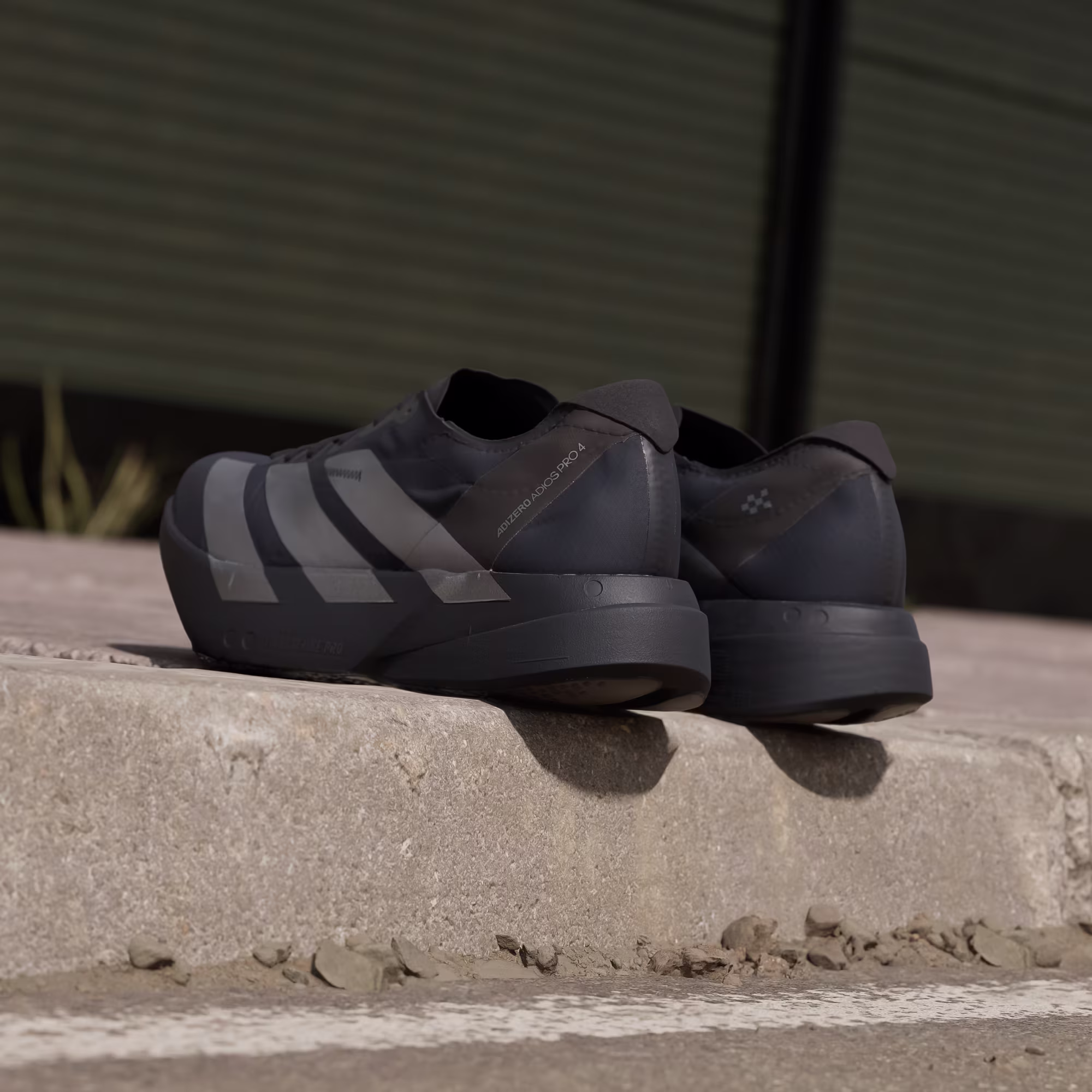 Adidas მამაკაცის სპორტული ფეხსაცმელი