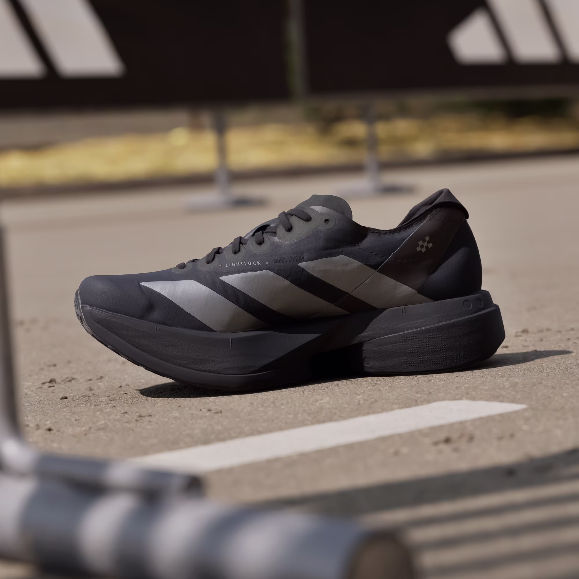 Adidas მამაკაცის სპორტული ფეხსაცმელი