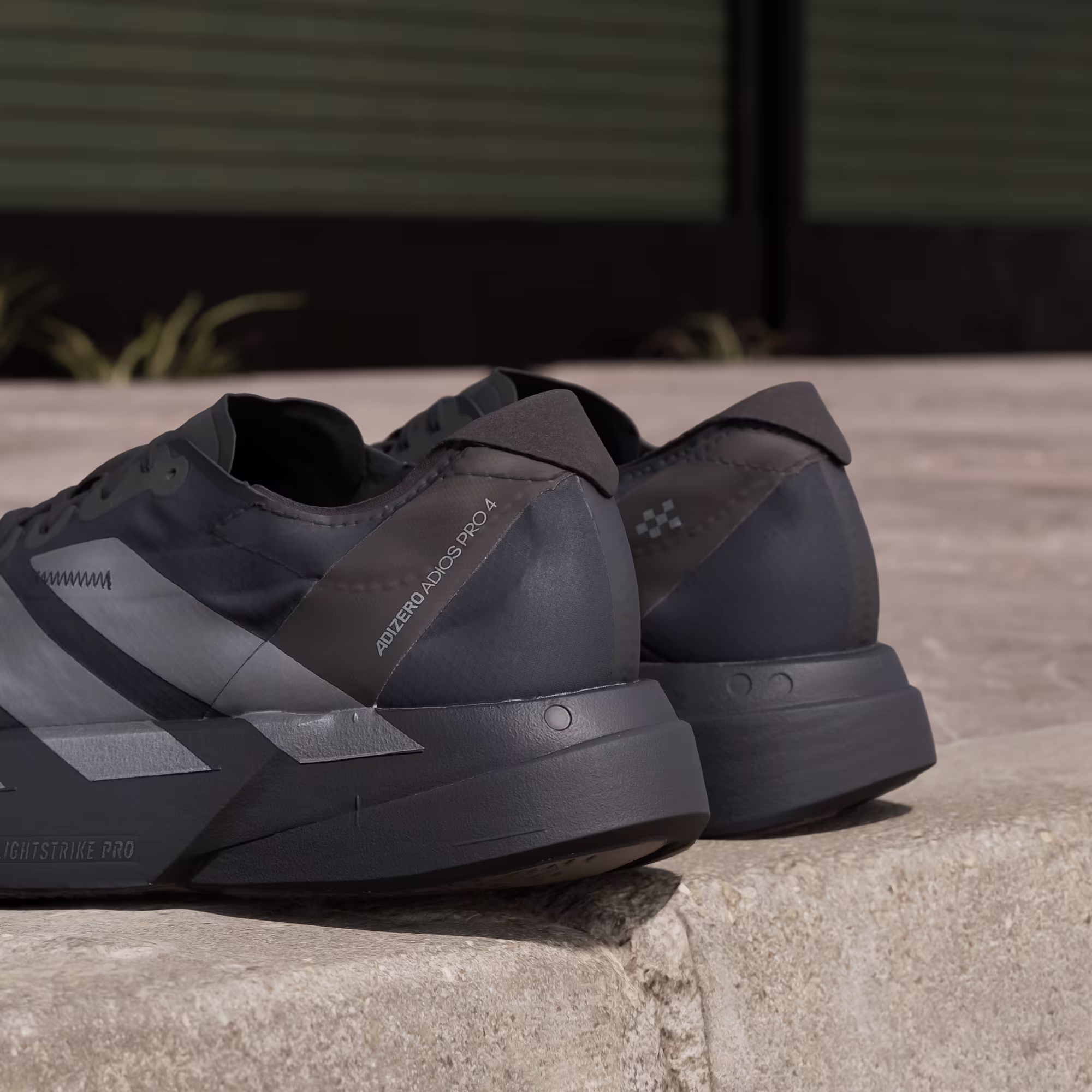 Adidas მამაკაცის სპორტული ფეხსაცმელი