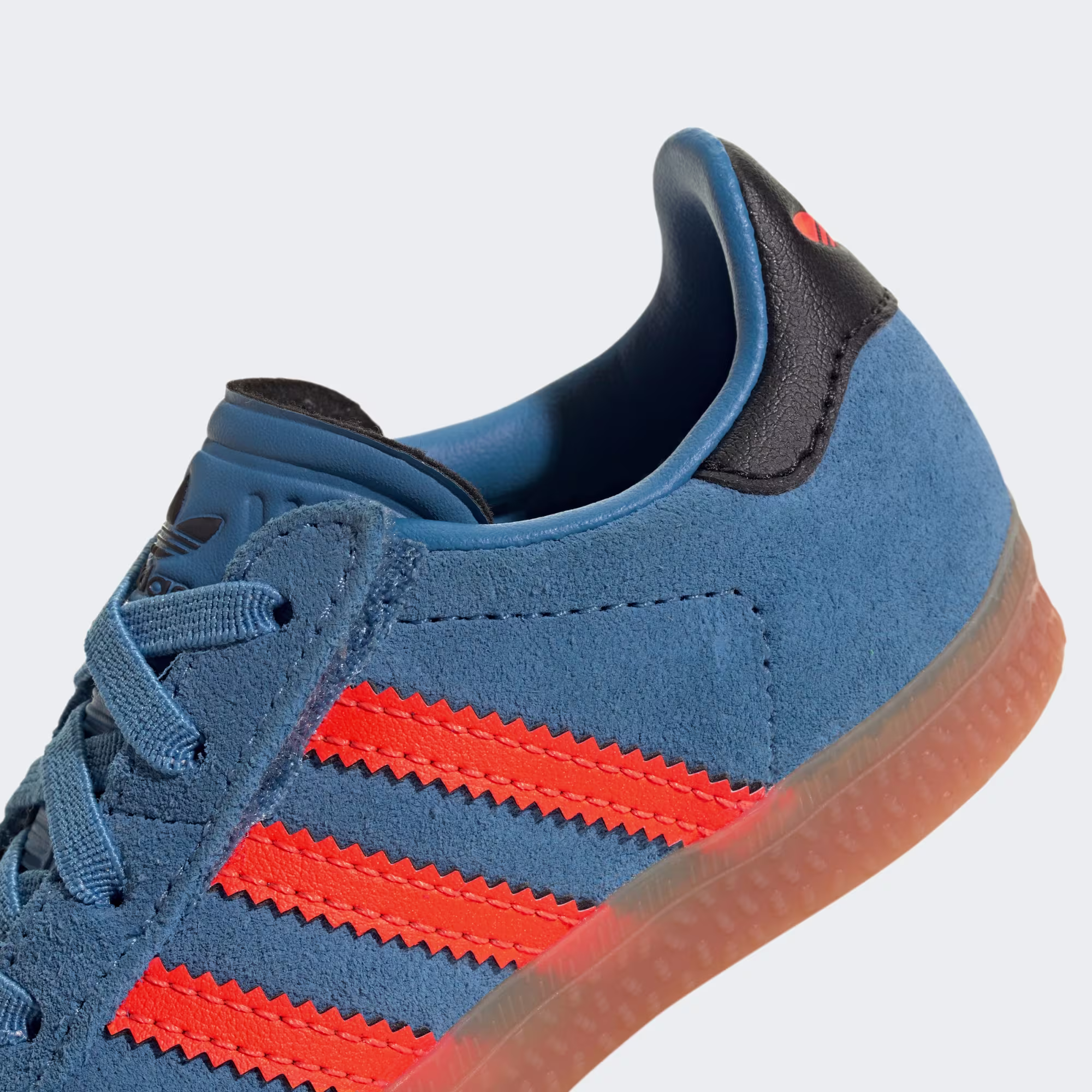 Adidas ბავშვის სპორტული ფეხსაცმელი