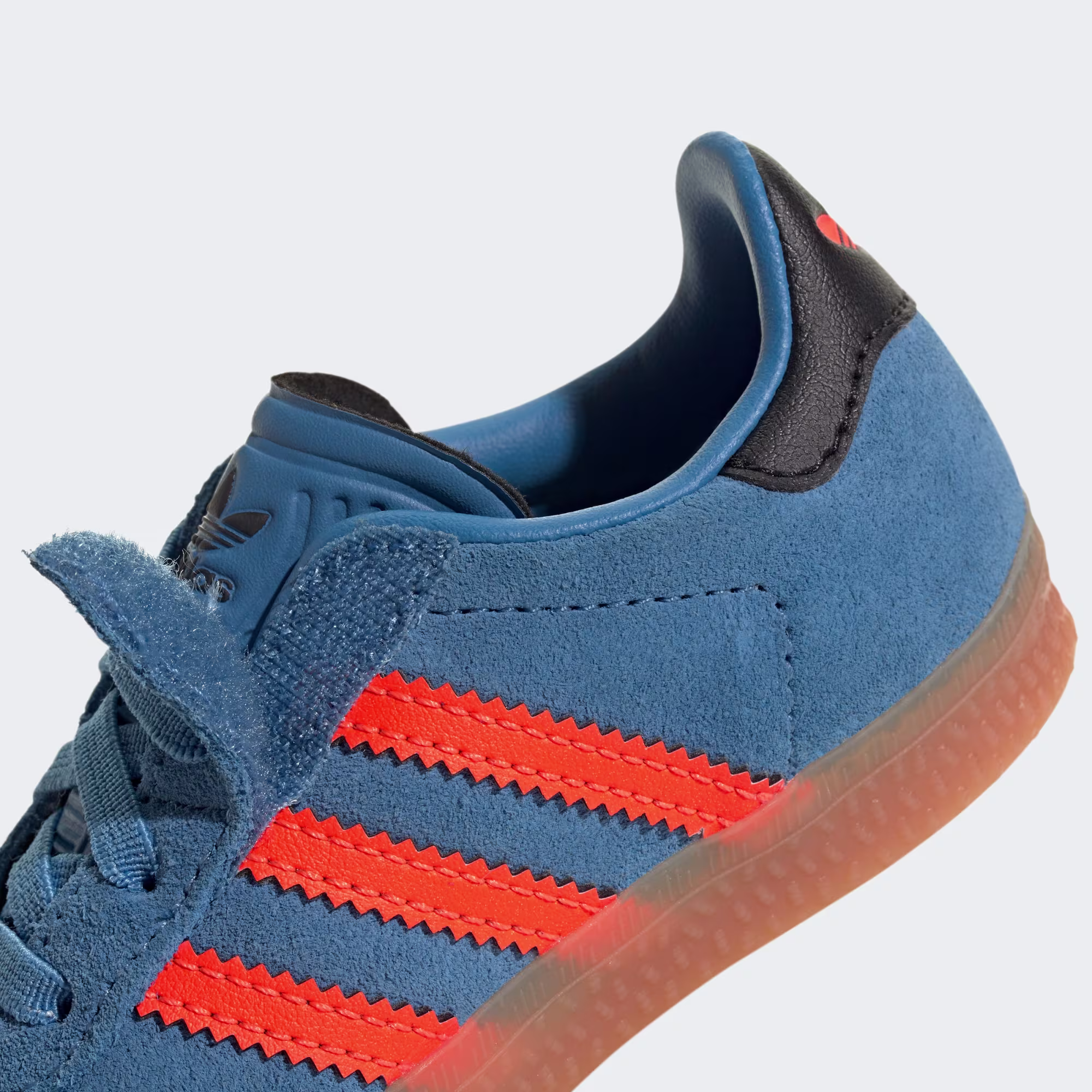 Adidas ბავშვის სპორტული ფეხსაცმელი